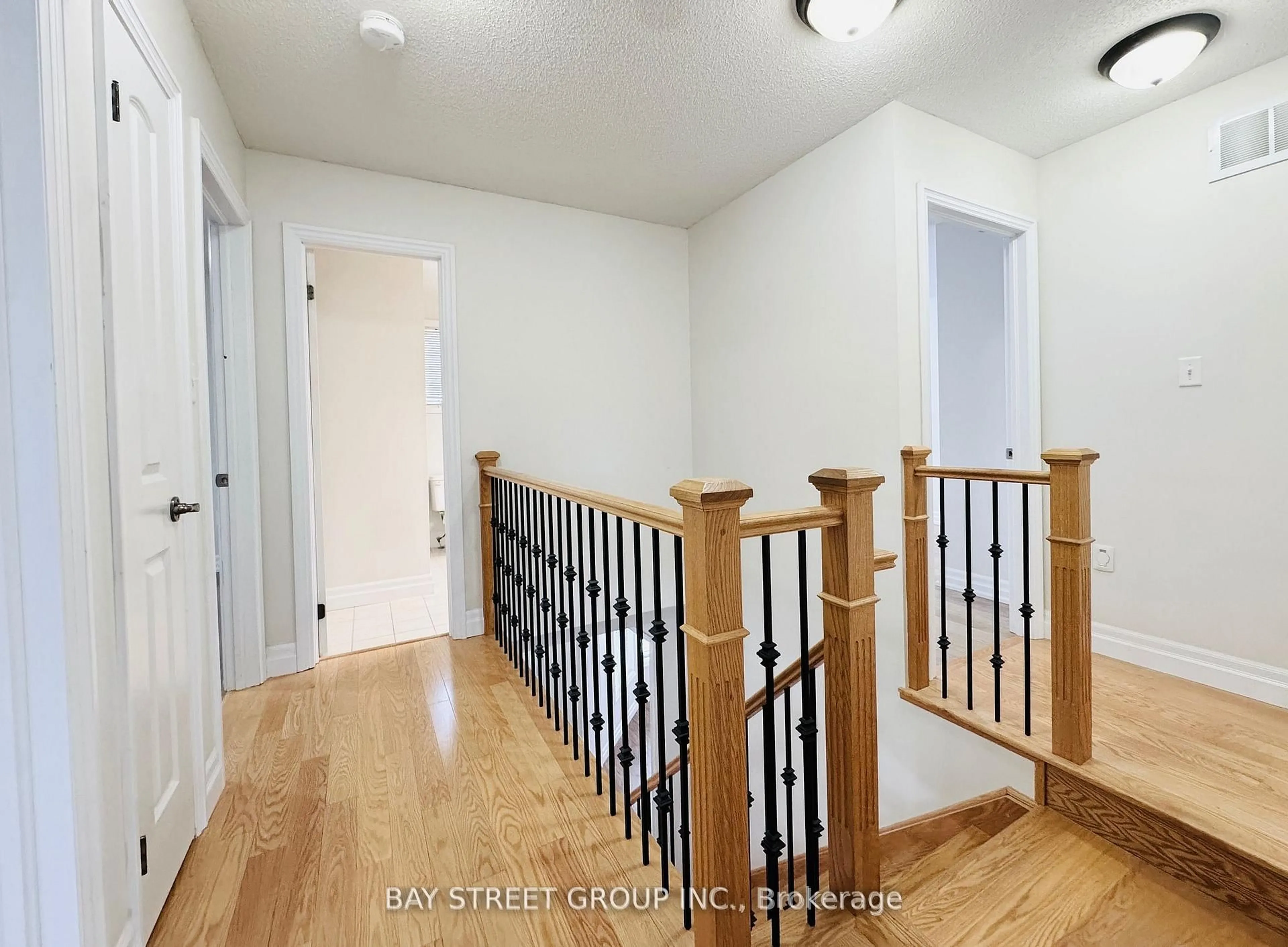 Unknown for 28 Shalom Way, Barrie Ontario L4N 5X9