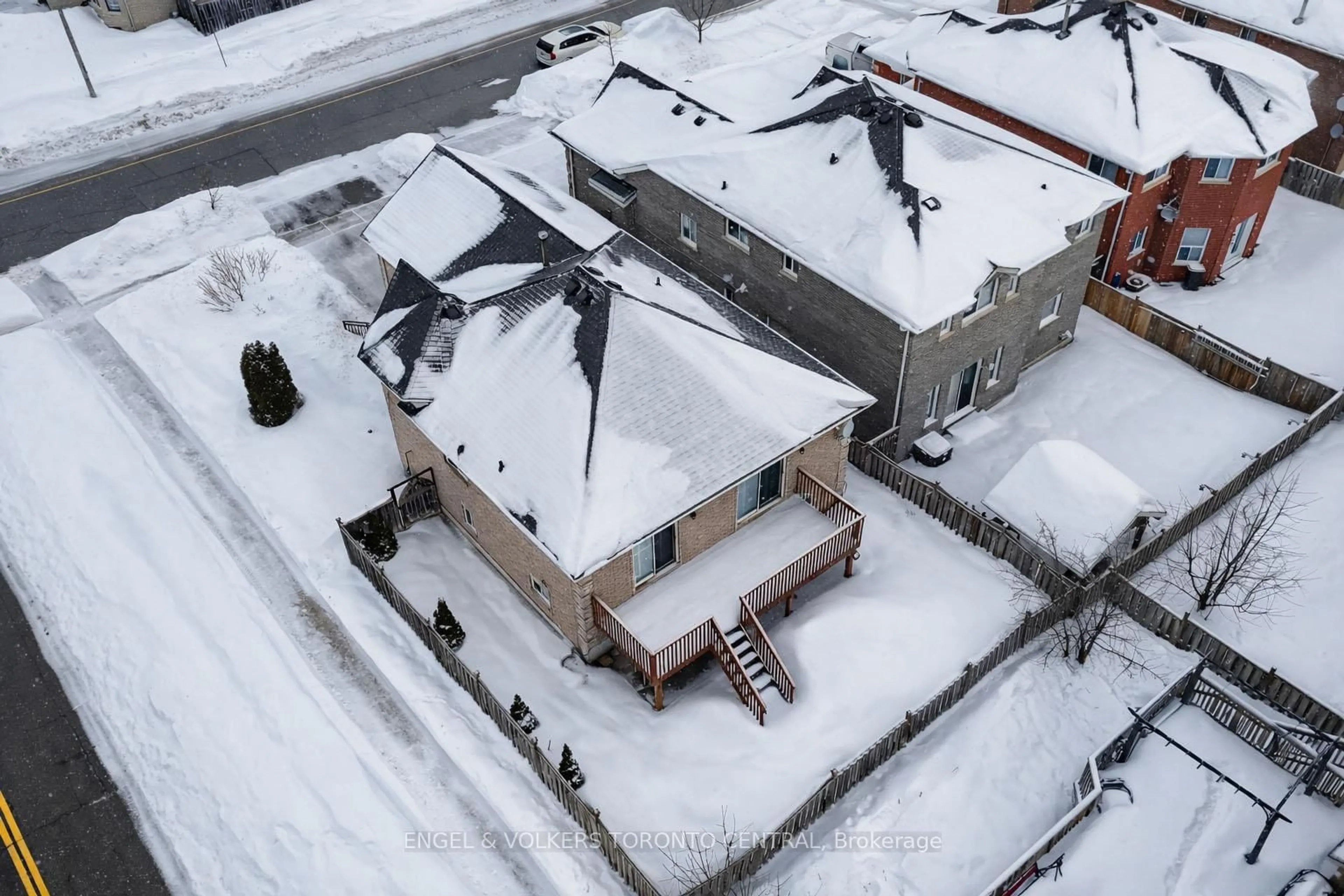 A pic from outside/outdoor area/front of a property/back of a property/a pic from drone, building for 239 Country Lane, Barrie Ontario L4N 0W2