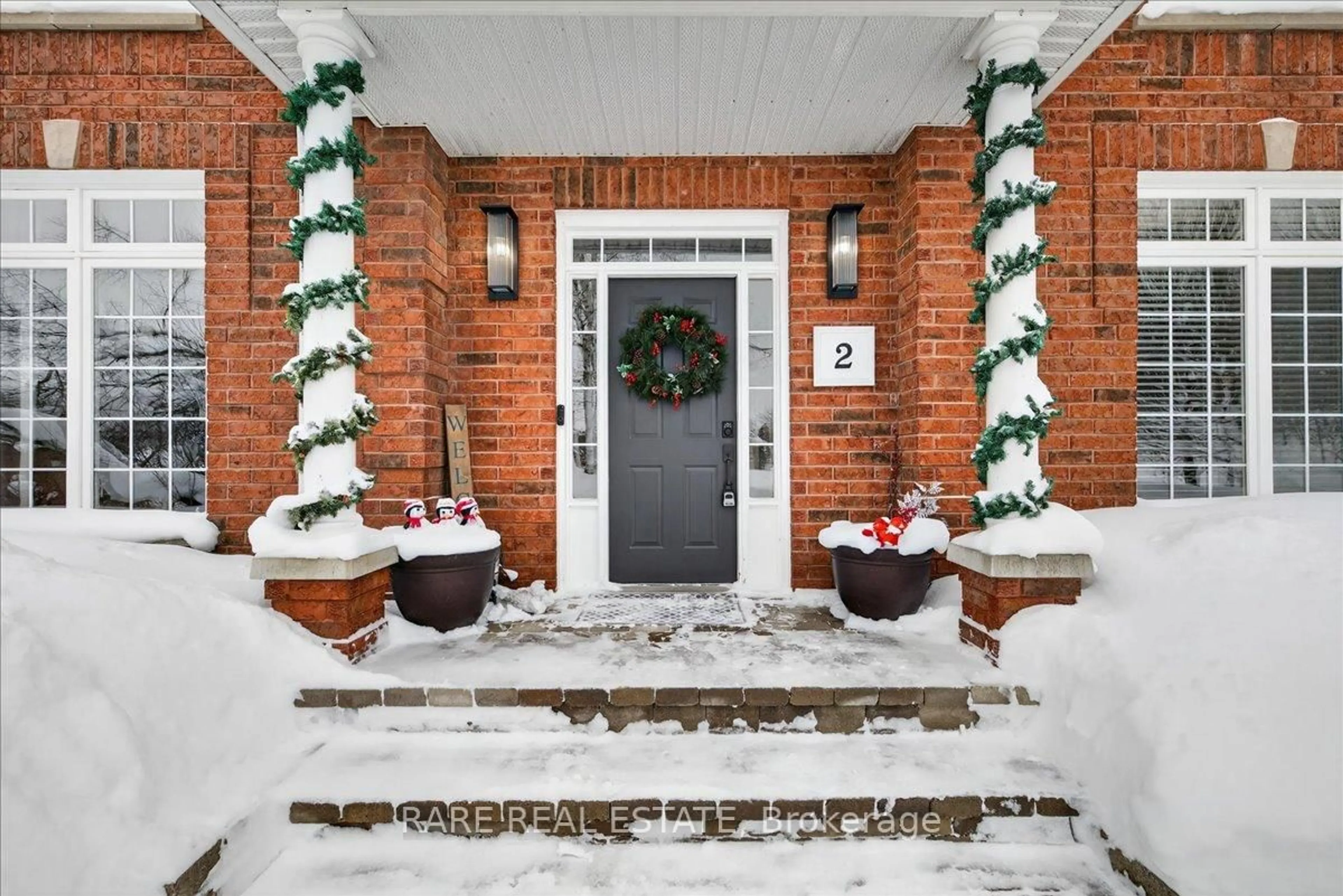 Indoor entryway for 2 Forest Hill Dr, Springwater Ontario L9X 0J4