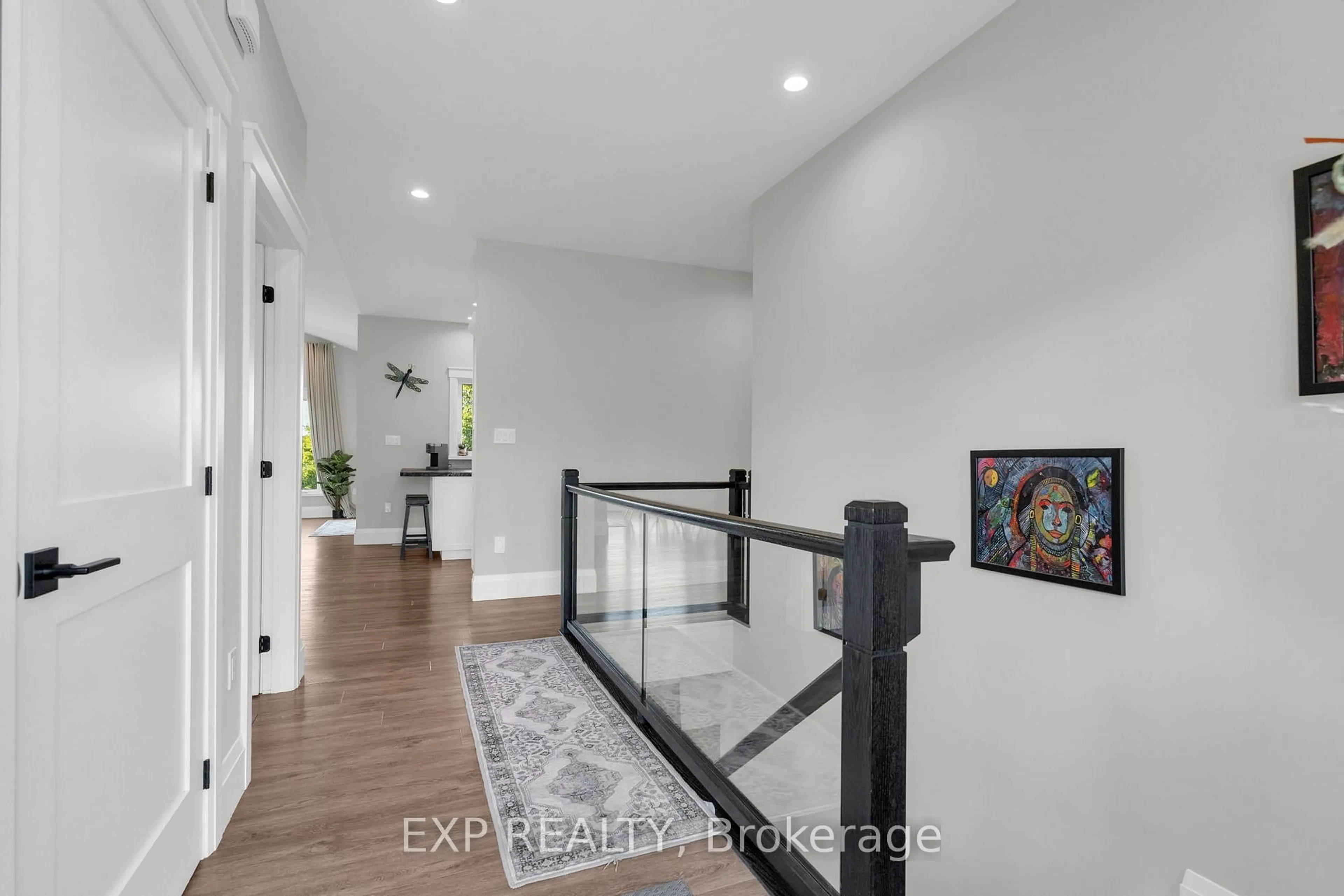 Indoor entryway for 244 Frank St, Midland Ontario L4R 1H4