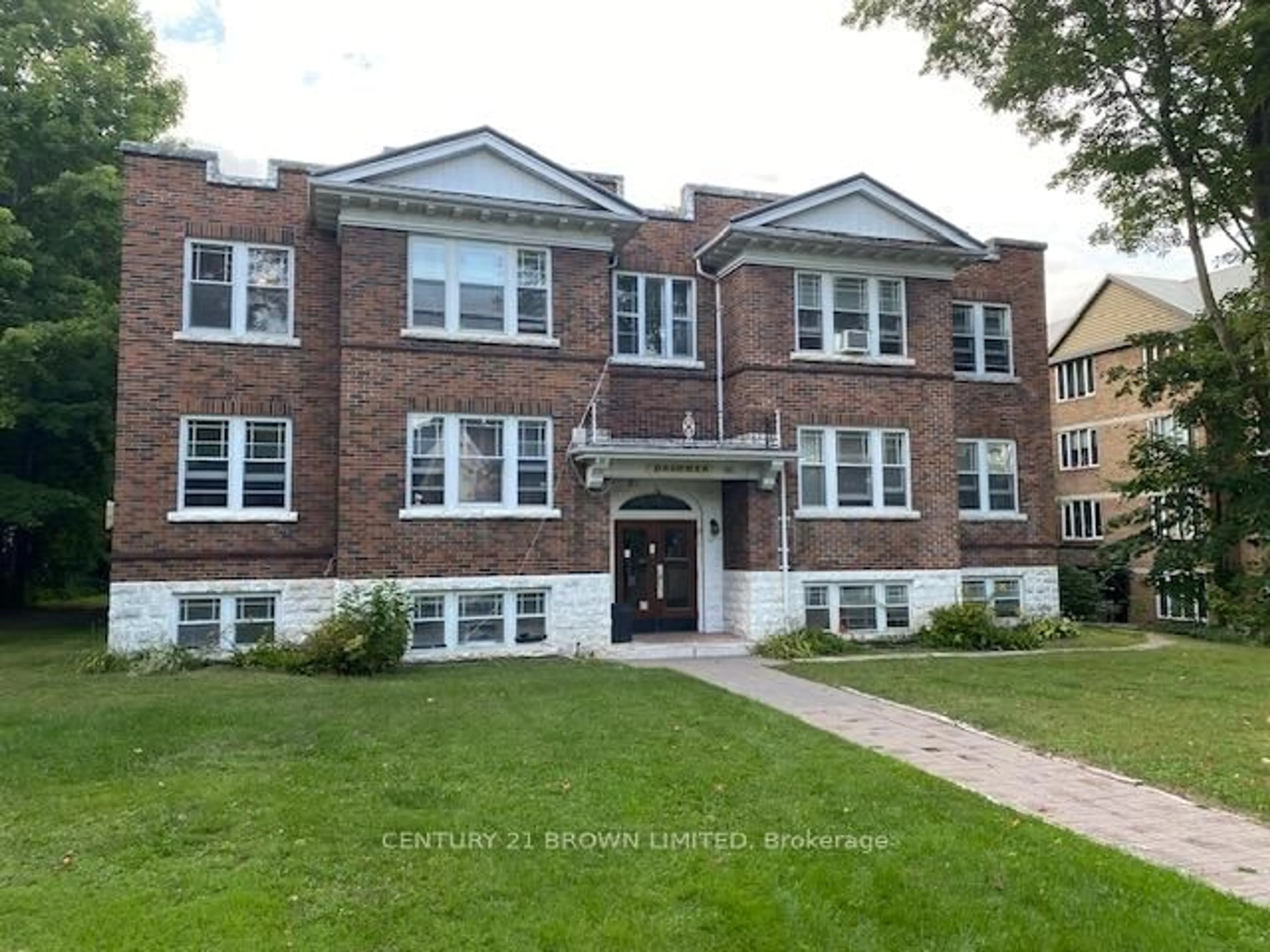 Home with brick exterior material, street for 66 Neywash St, Orillia Ontario L3V 1X3