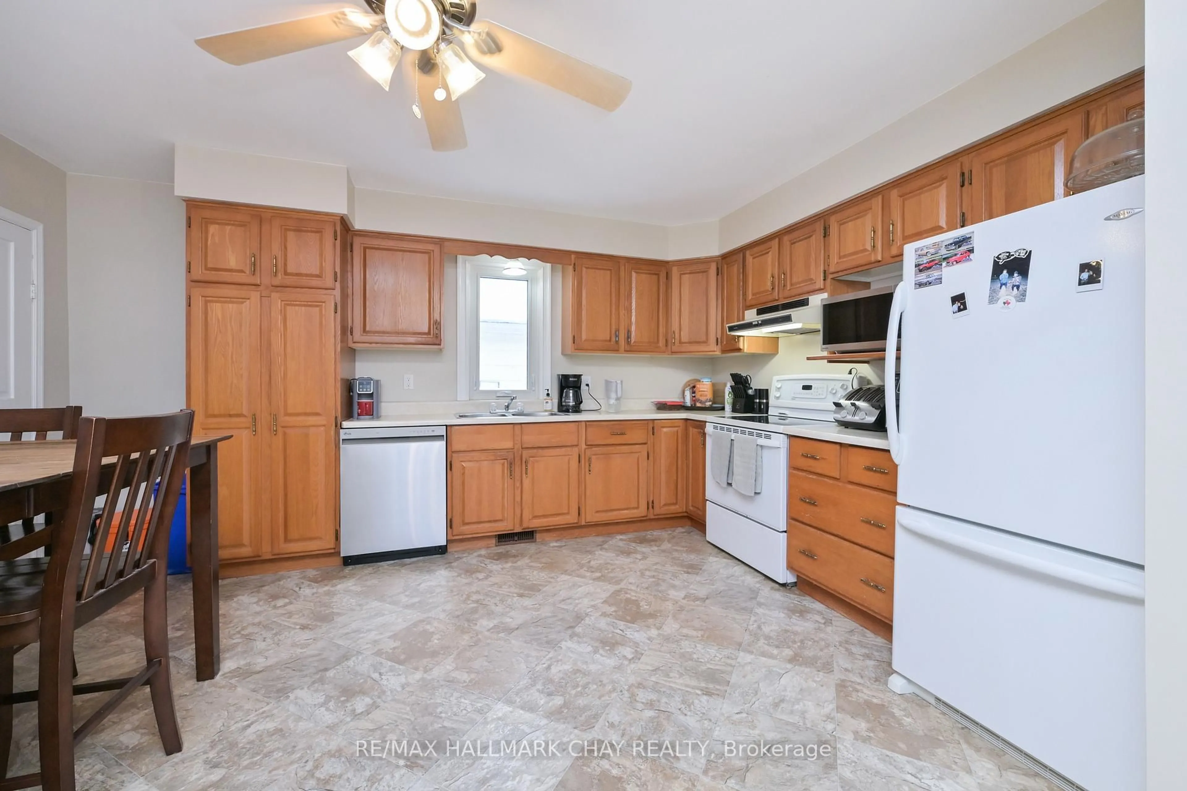 Standard kitchen, ceramic/tile floor for 48 Caroline St, Clearview Ontario L0M 1G0