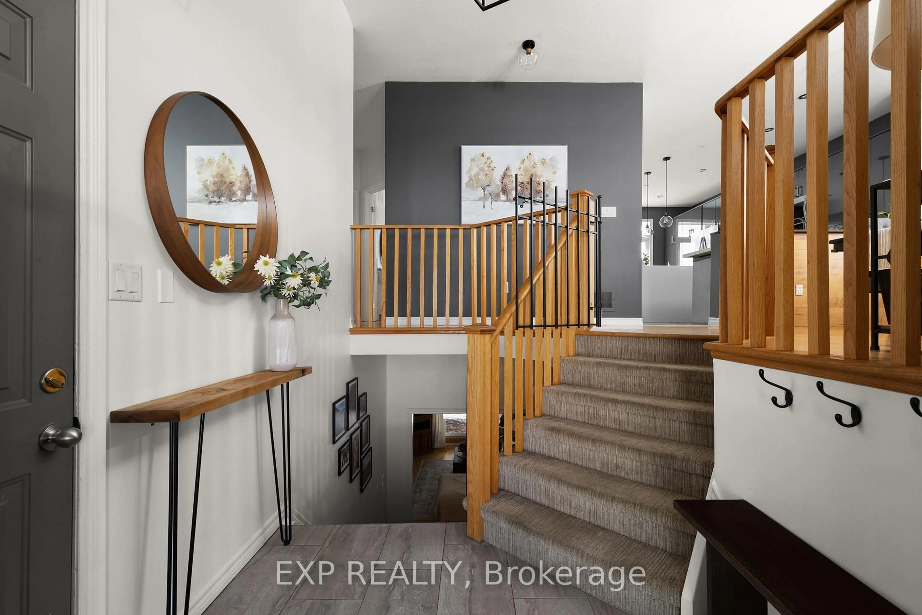 Indoor entryway for 31 Tanglewood Cres, Oro-Medonte Ontario L0L 2L0