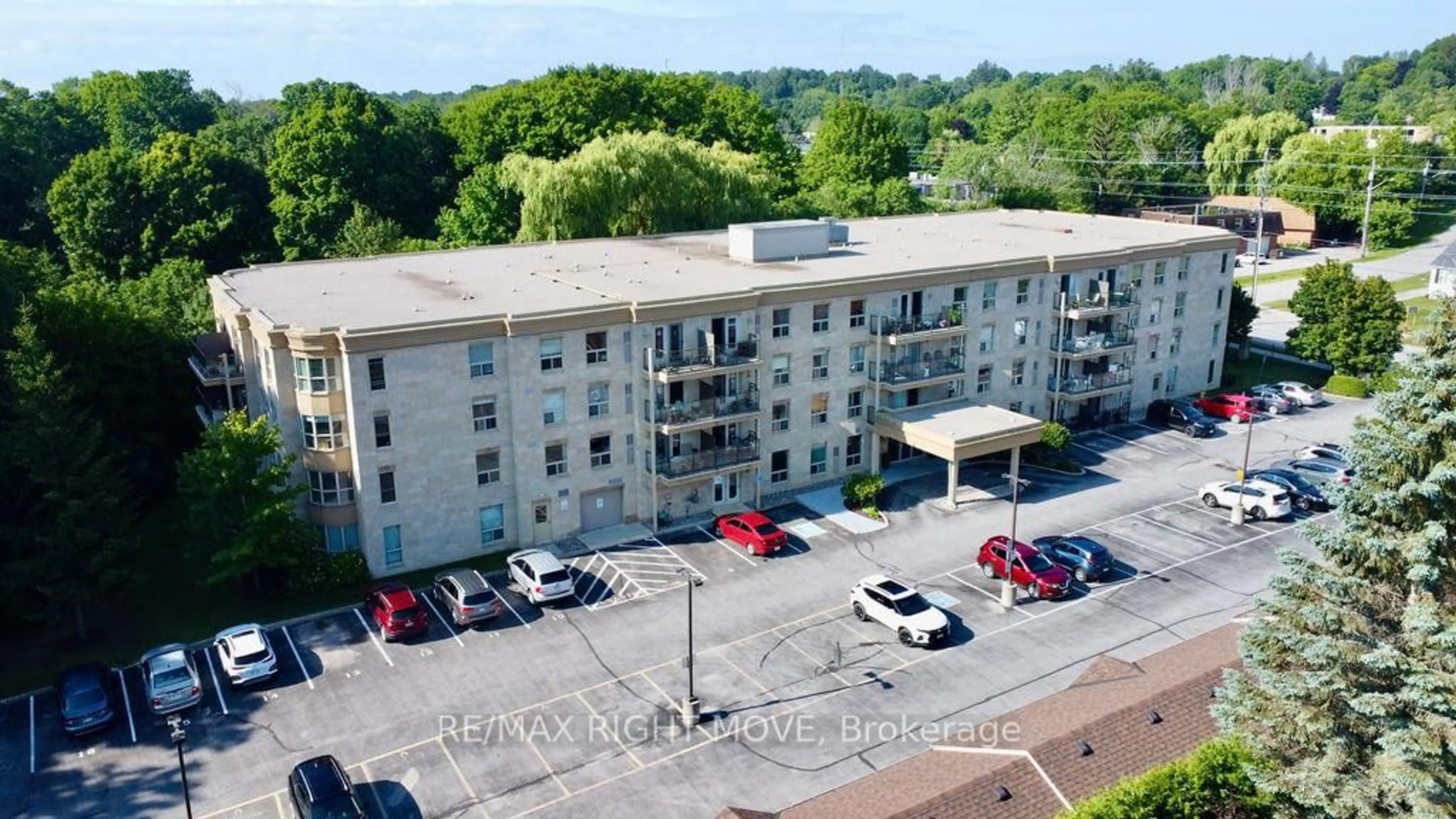 A pic from outside/outdoor area/front of a property/back of a property/a pic from drone, building for 486 Laclie St #313, Orillia Ontario L3V 4P9