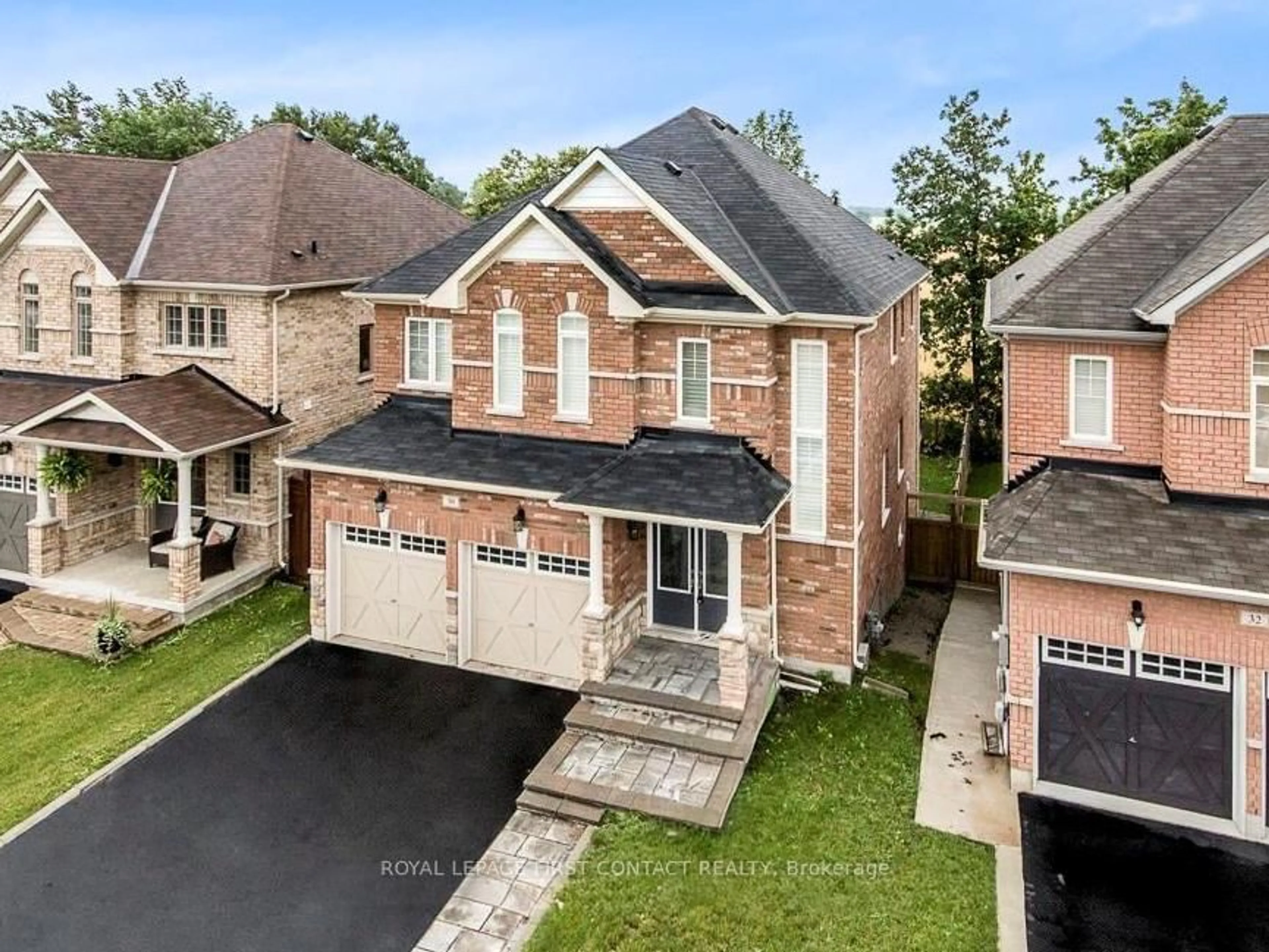 Home with brick exterior material, street for 30 Forsyth Cres, Barrie Ontario L4N 5K4