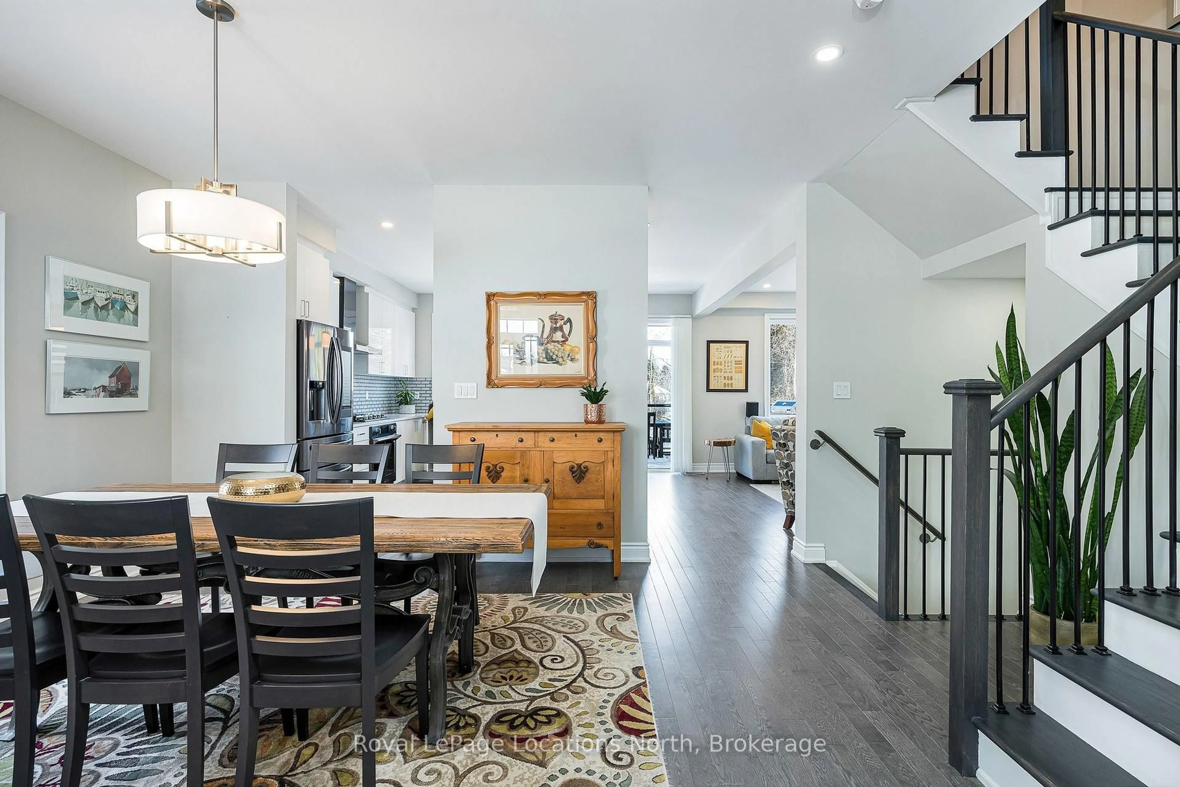 Open concept kitchen, unknown for 31 Emerald St, Wasaga Beach Ontario L9Z 0K8