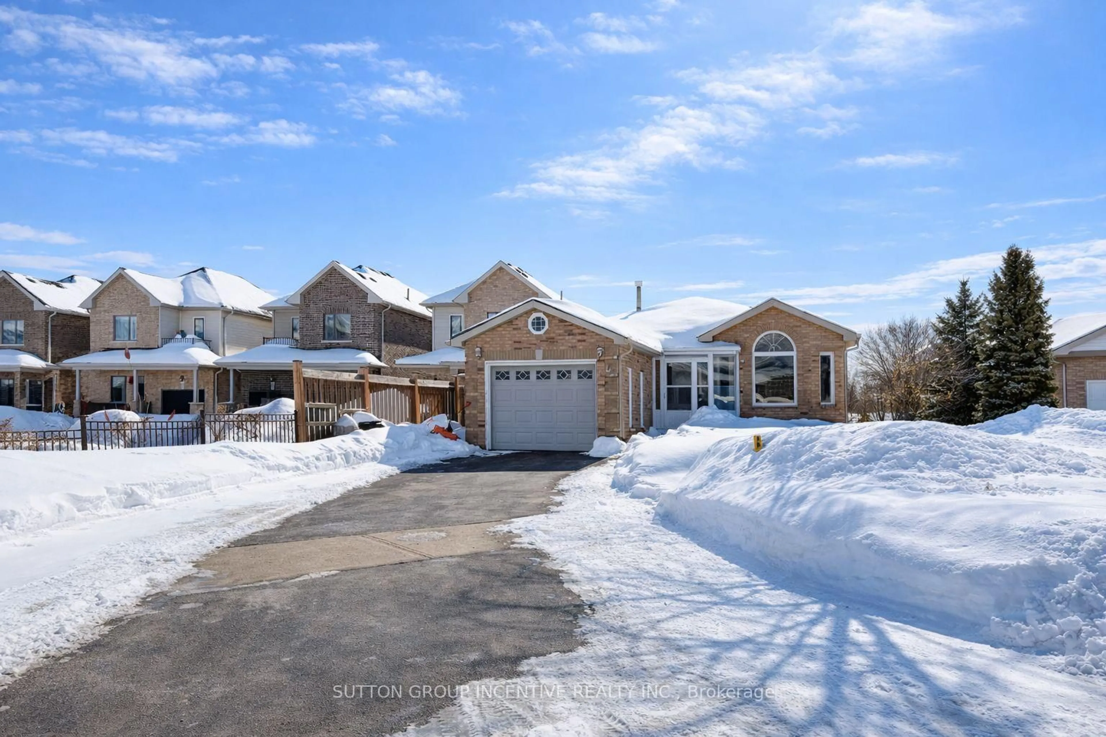Unknown for 62 Kell Pl, Barrie Ontario L4N 9K5