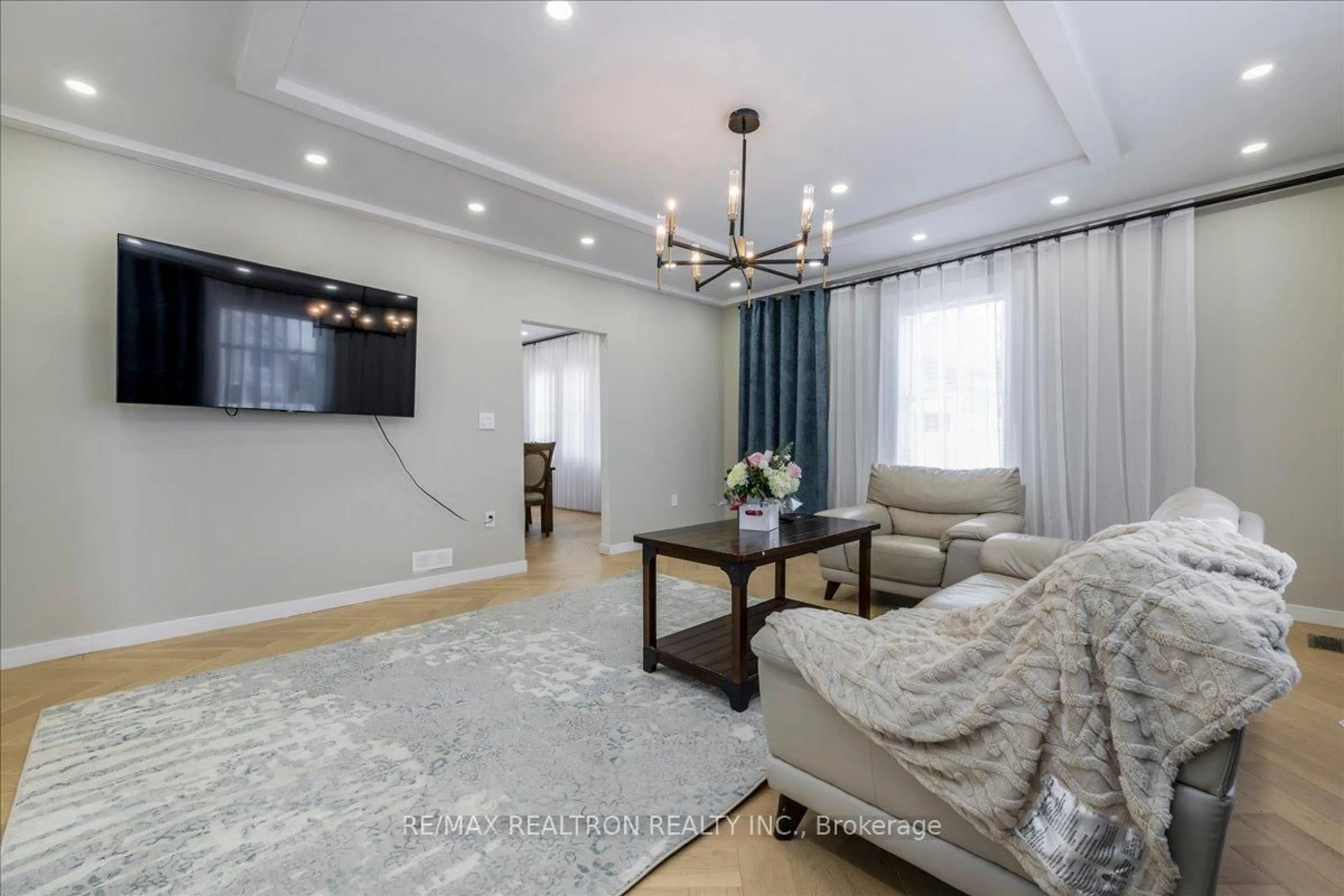 Living room with furniture, unknown for 119 Jephson St, Tay Ontario L0K 2A0