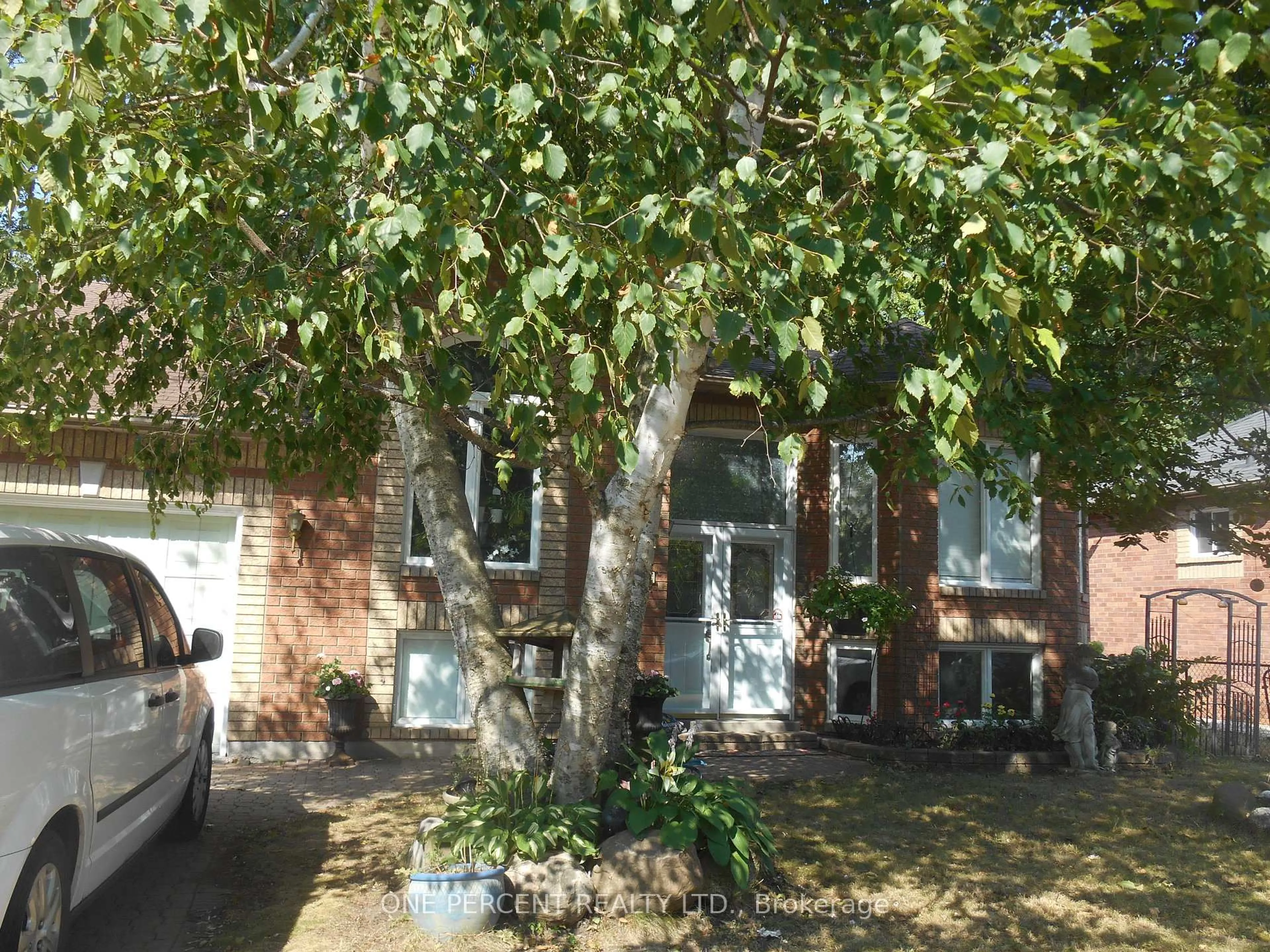 A pic from outside/outdoor area/front of a property/back of a property/a pic from drone, street for 22 Brillinger Dr, Wasaga Beach Ontario L9Z 1L4