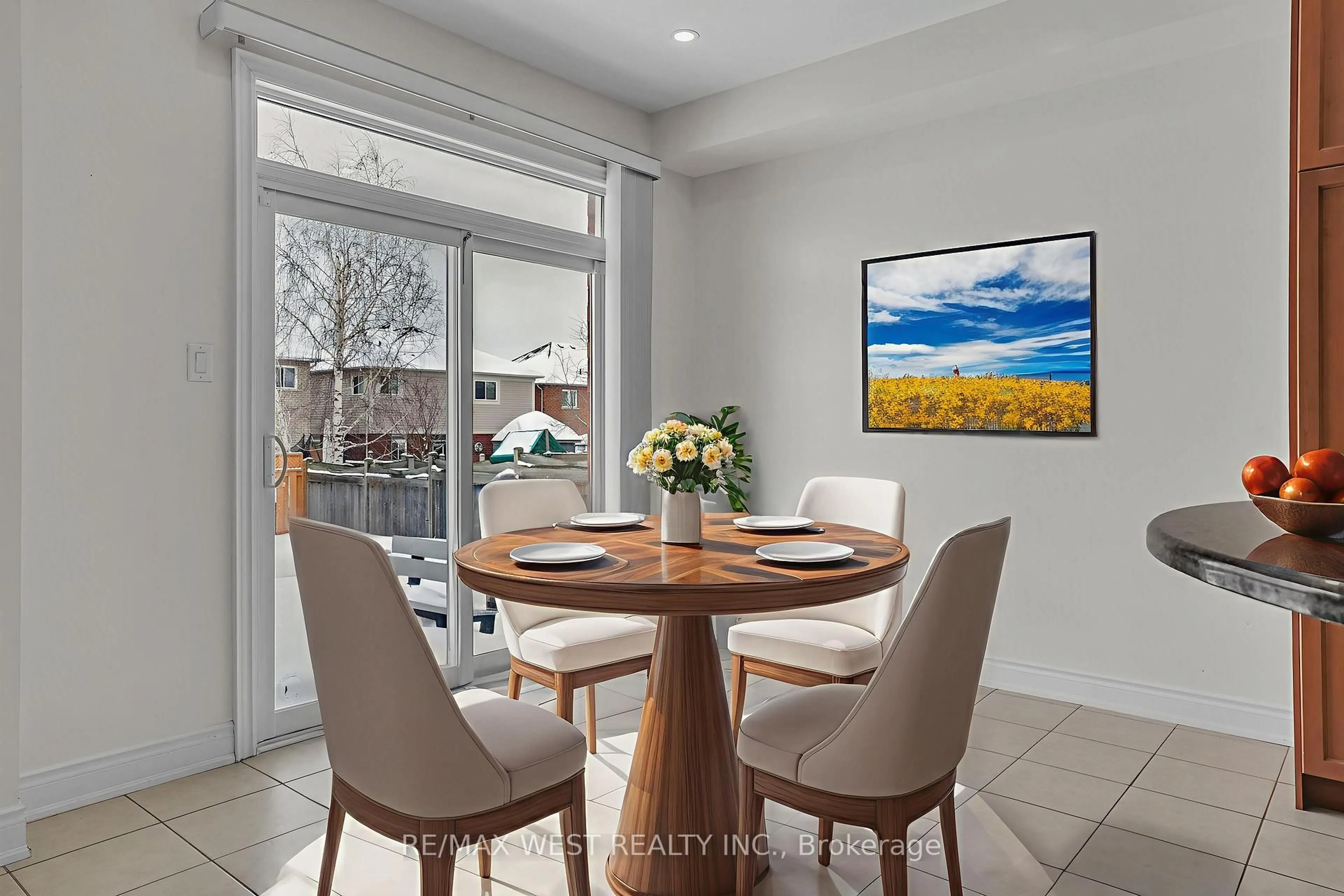 Dining room, ceramic/tile floor for 146 Sandringham Dr, Barrie Ontario L4M 0C9