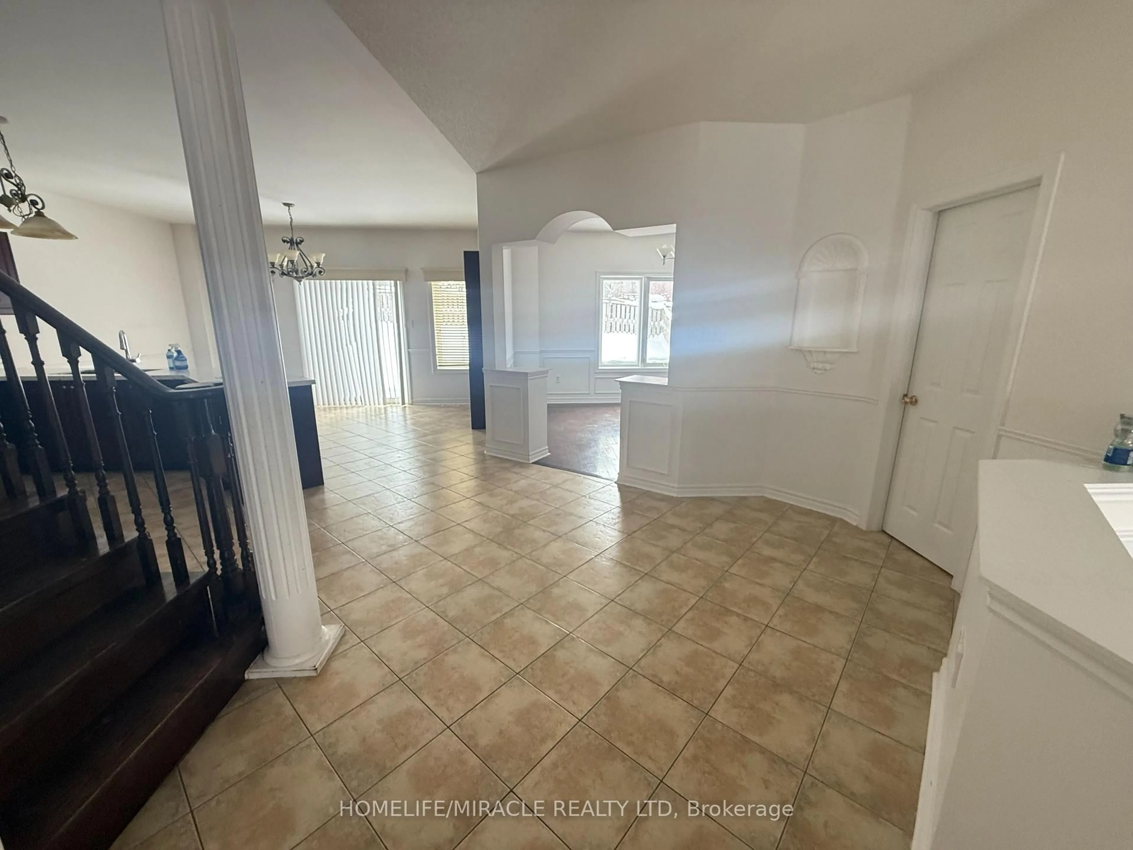 A pic of a room for 7 Black Ash Tr, Barrie Ontario L4N 3K2