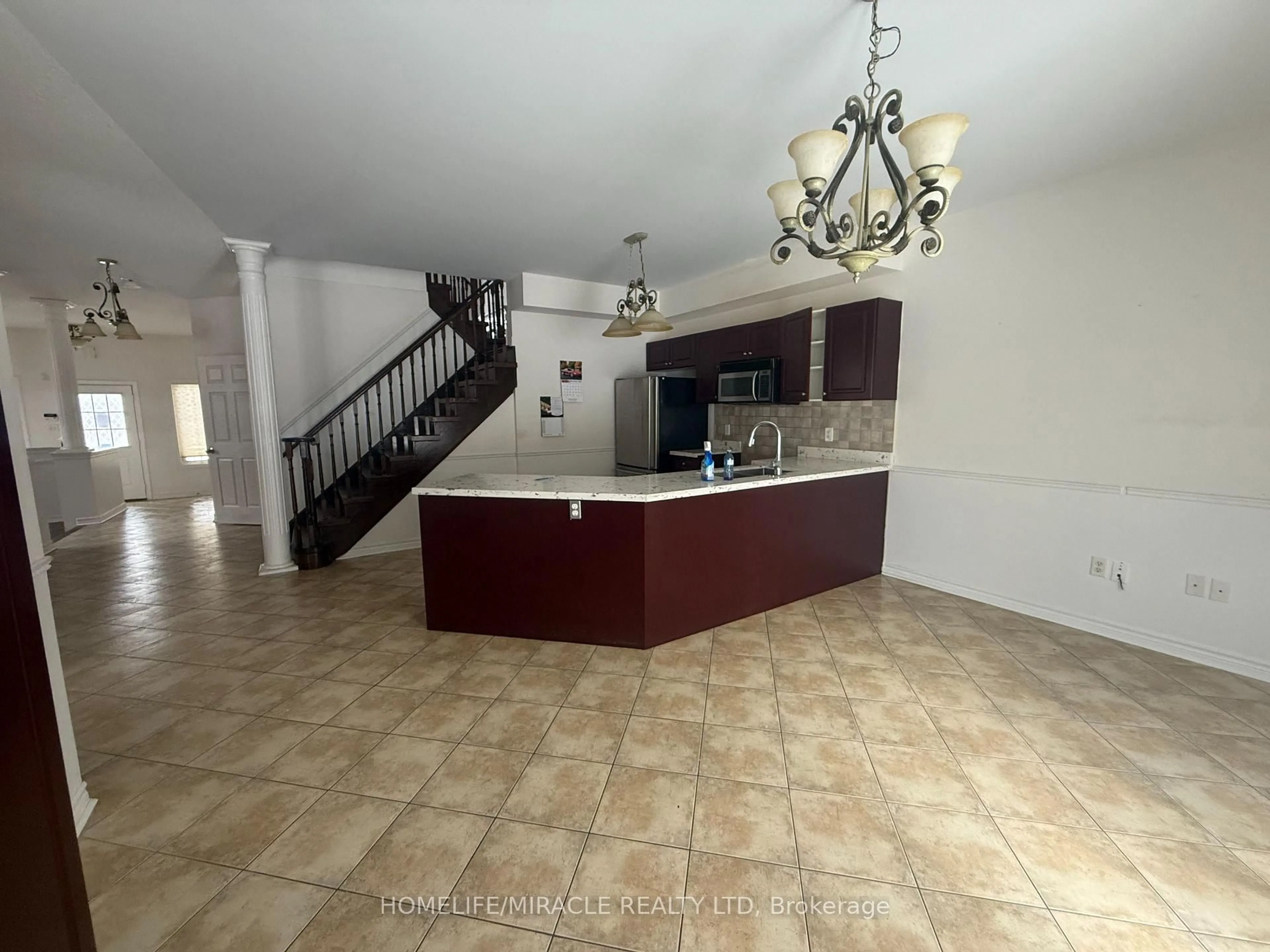 Open concept kitchen, ceramic/tile floor for 7 Black Ash Tr, Barrie Ontario L4N 3K2
