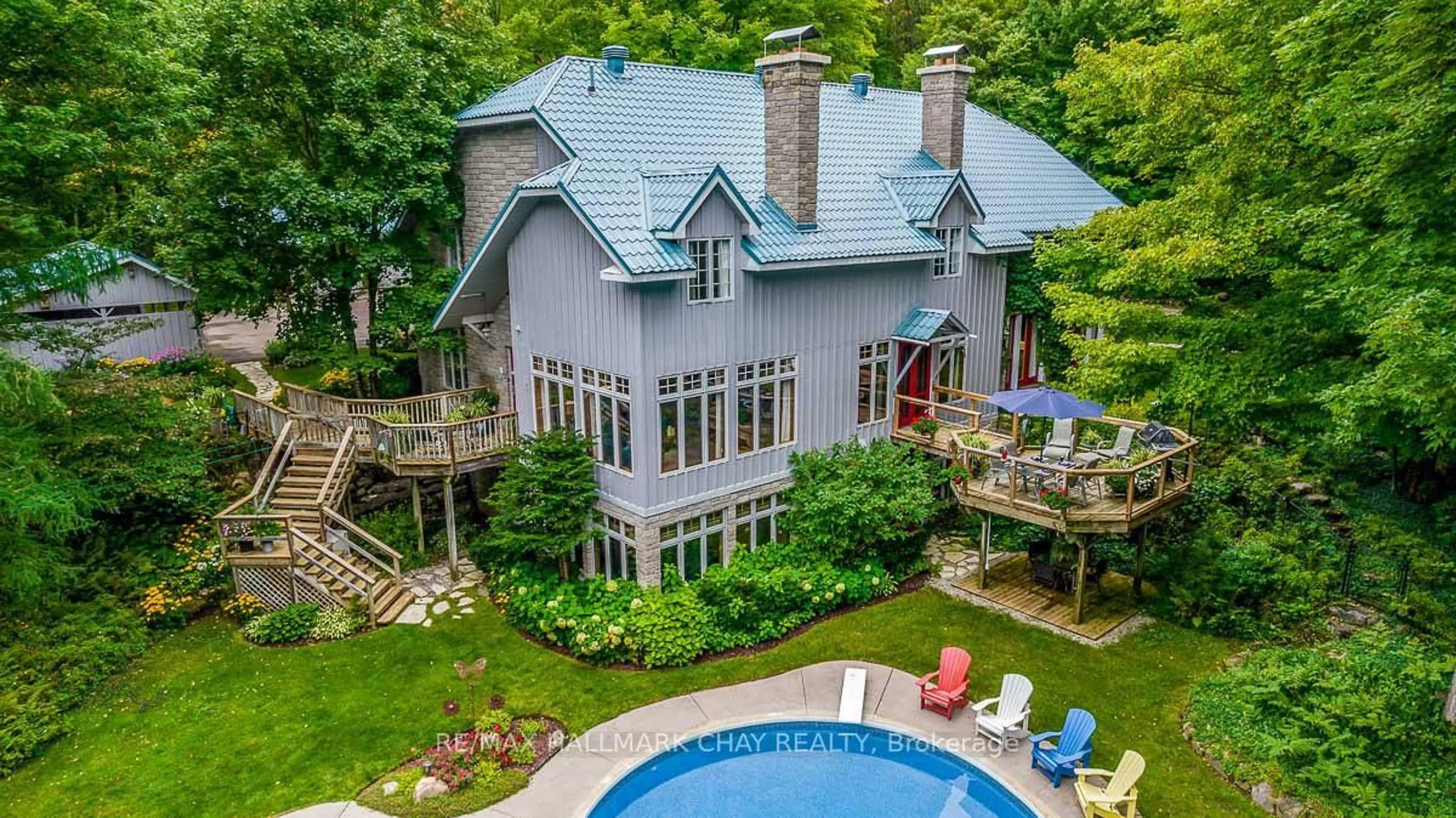 A pic from outside/outdoor area/front of a property/back of a property/a pic from drone, water/lake/river/ocean view for 3778 Vasey Rd, Tay Ontario L0K 2C0