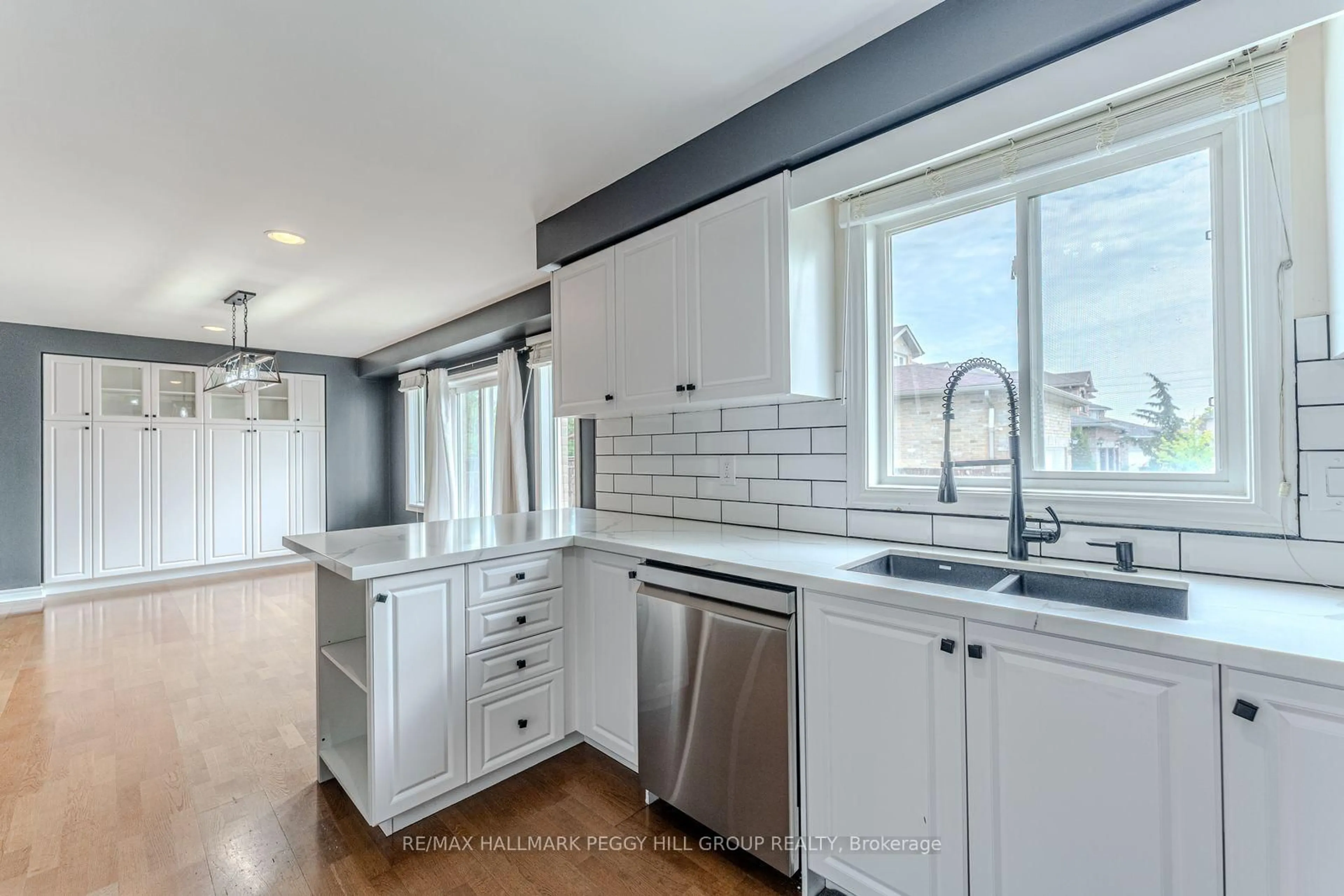 Open concept kitchen, ceramic/tile floor for 63 Wismer Ave, Barrie Ontario L4N 9T9