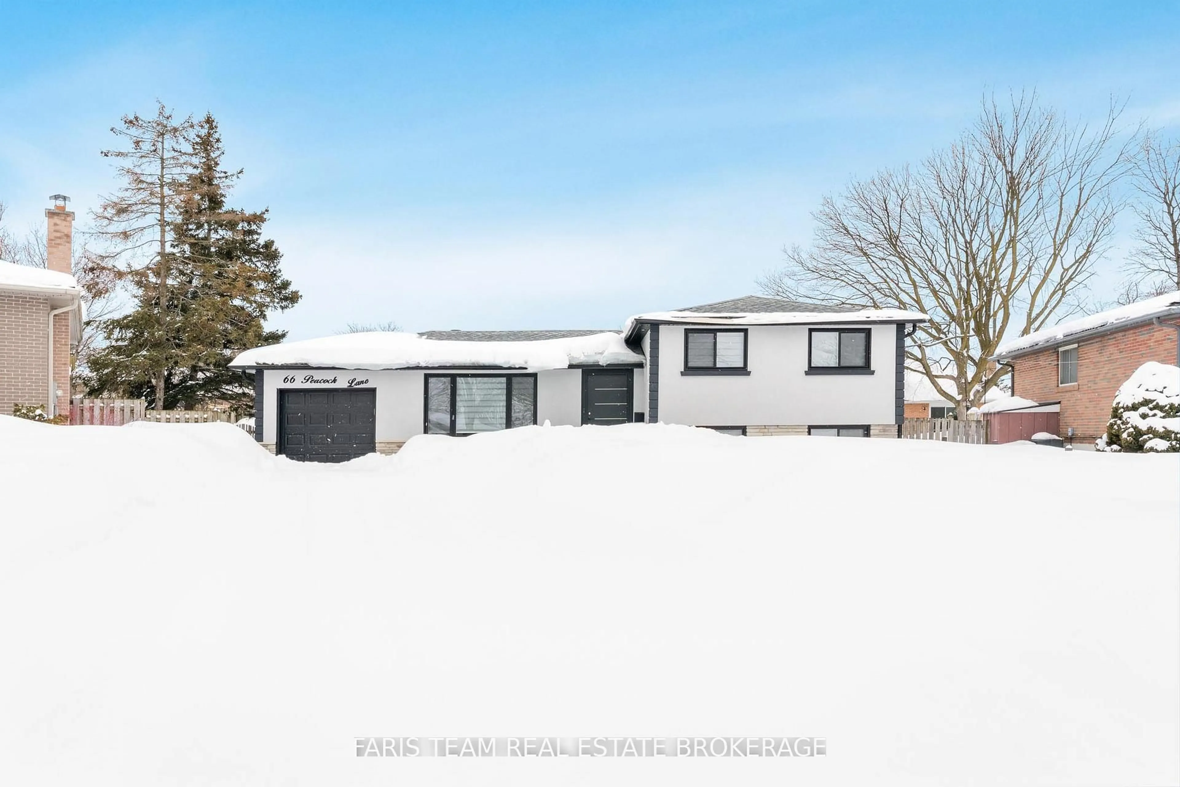 A pic from outside/outdoor area/front of a property/back of a property/a pic from drone, street for 66 Peacock Lane, Barrie Ontario L4N 3R9