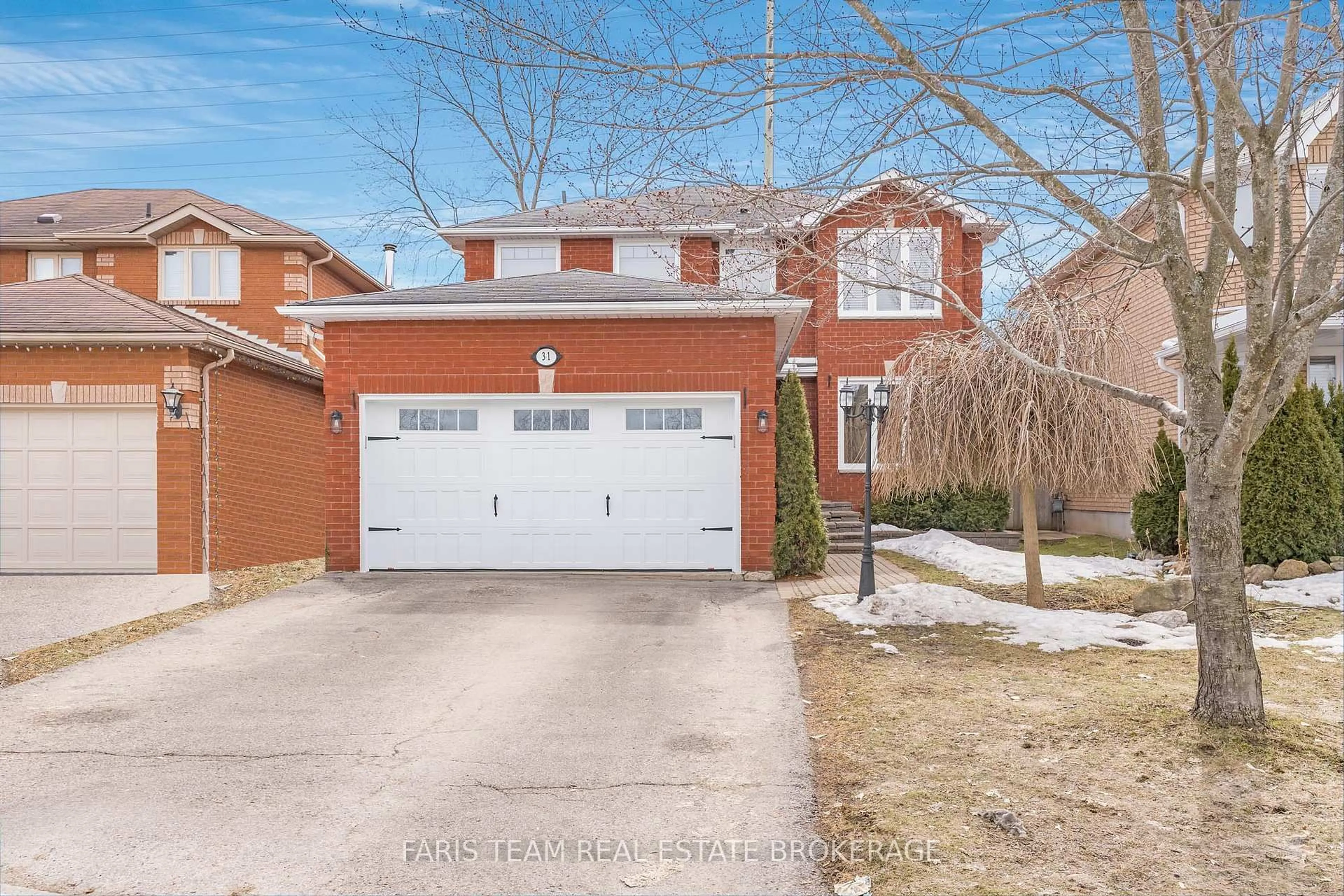Home with brick exterior material, street for 31 Etherington Cres, Barrie Ontario L4N 7T2