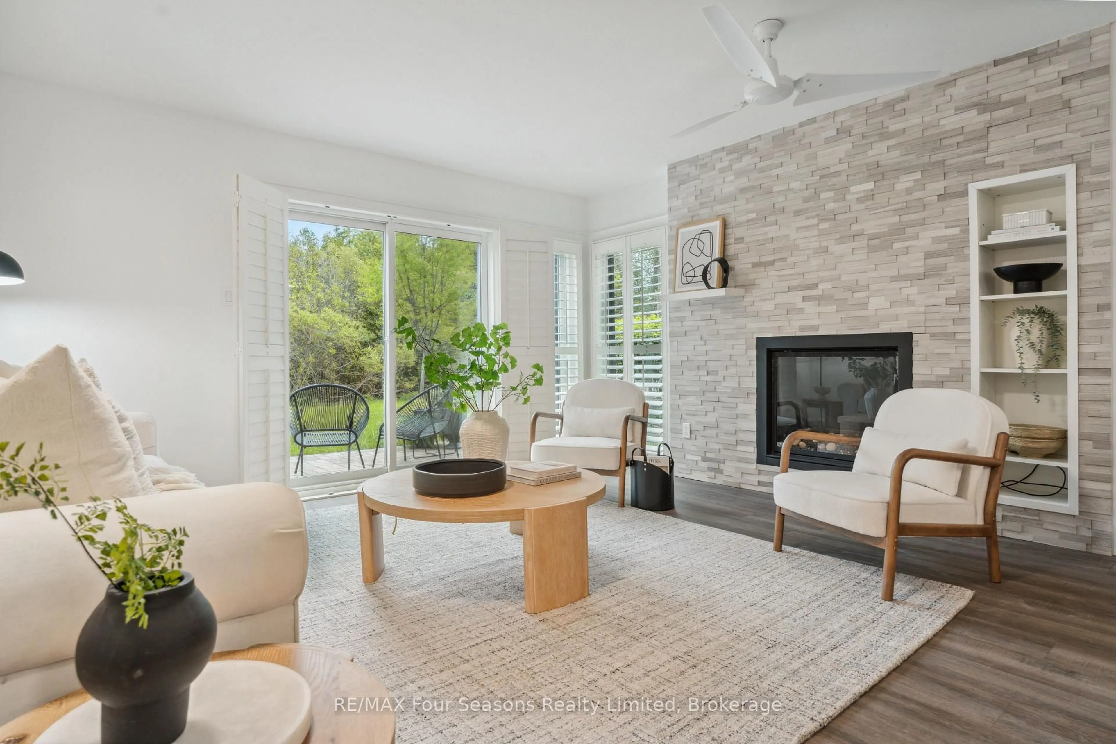 Living room with furniture, unknown for 44 Trott Blvd #7, Collingwood Ontario L9Y 5B7