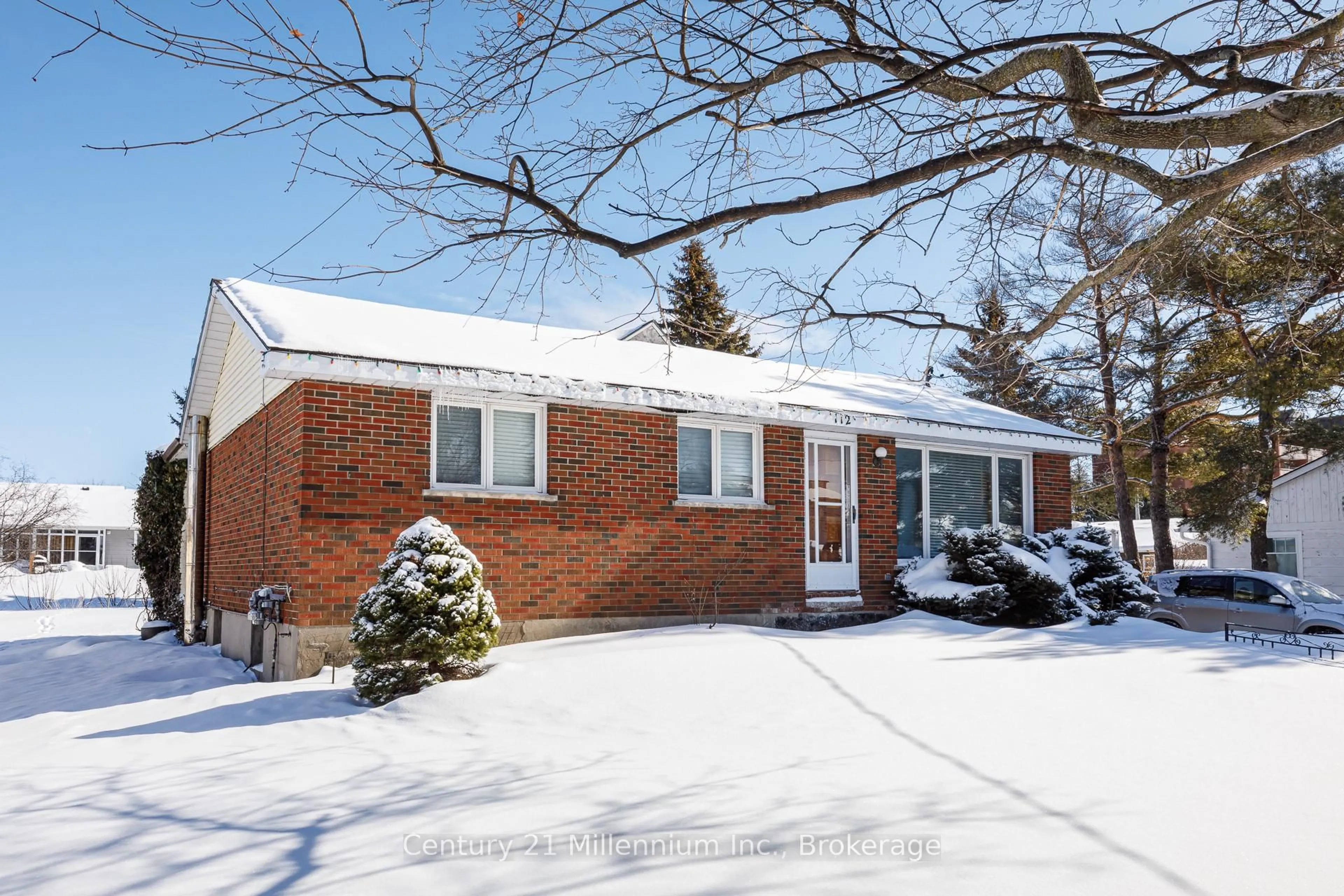 Home with brick exterior material, street for 112 Niagara St, Collingwood Ontario L9Y 3X6