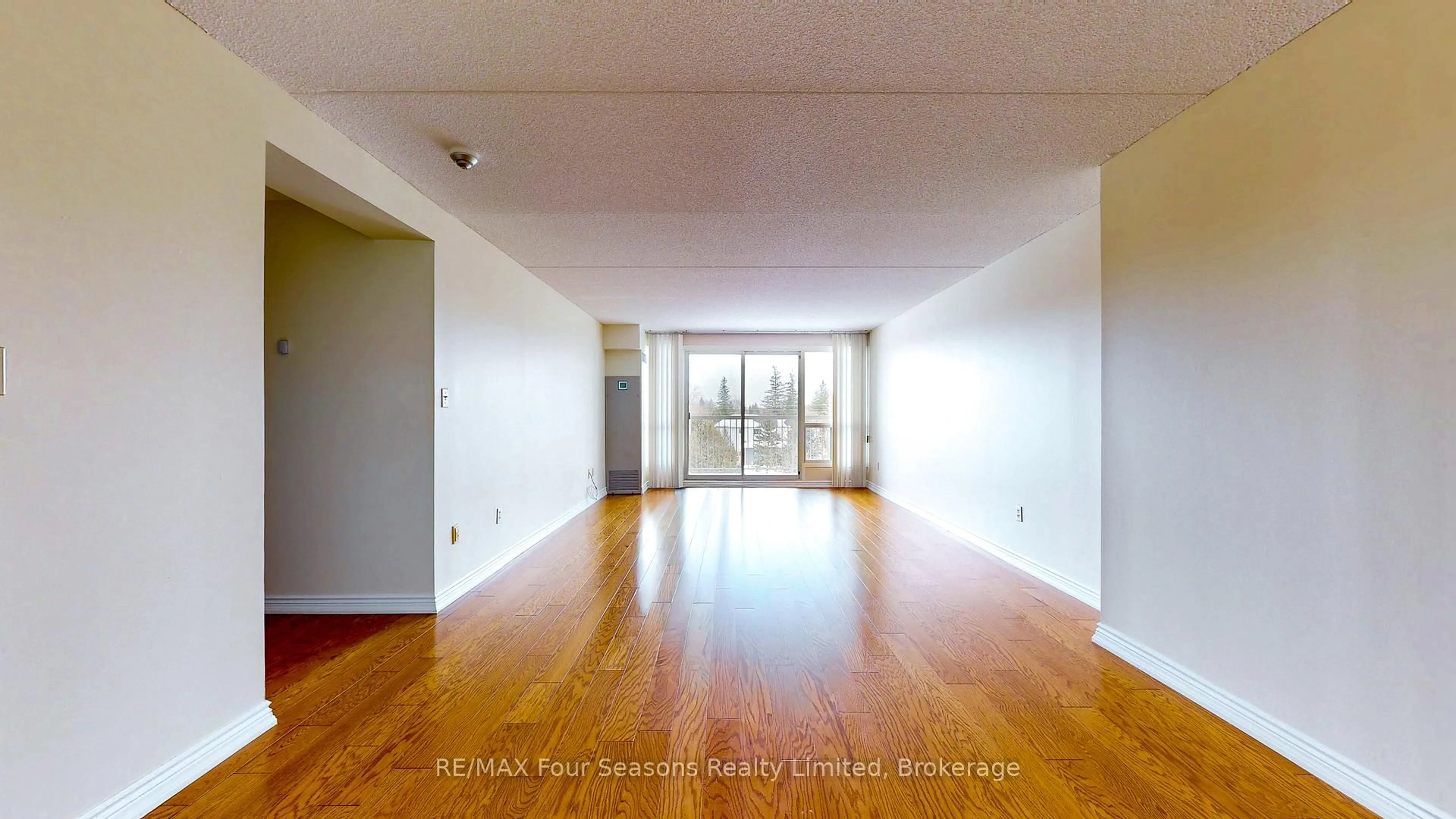 A pic of a room for 172 Eighth St #409, Collingwood Ontario L9Y 4T2