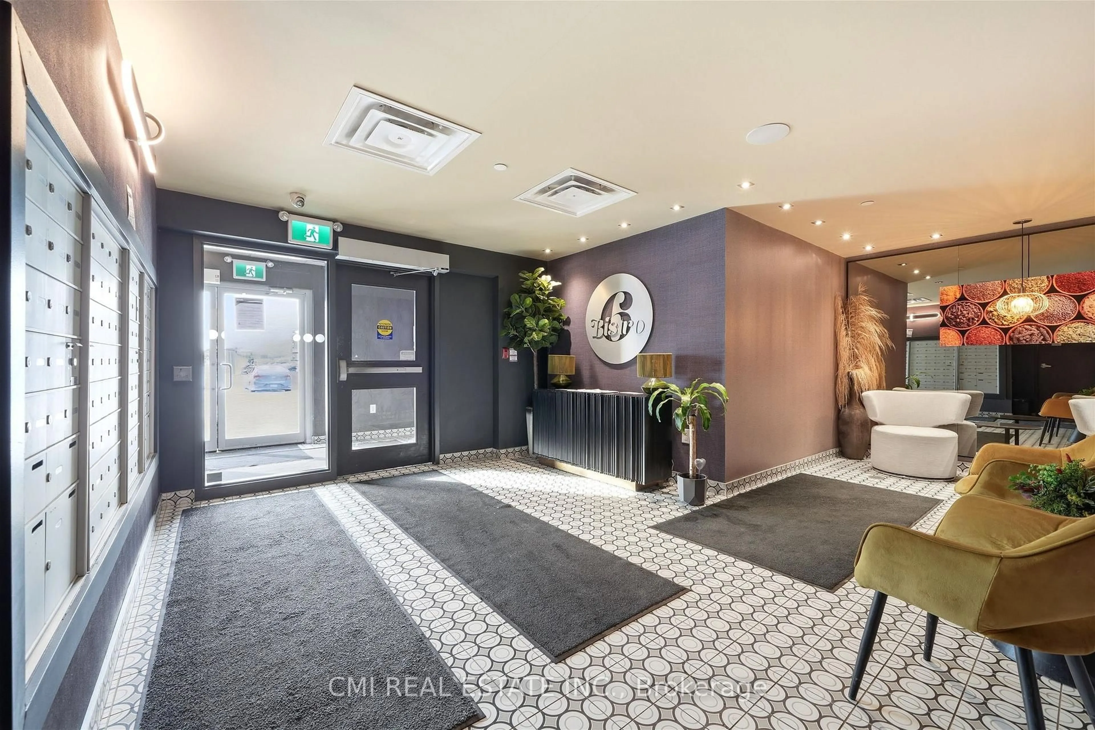 Indoor foyer for 4 Spice Way #501, Barrie Ontario L9J 0M2