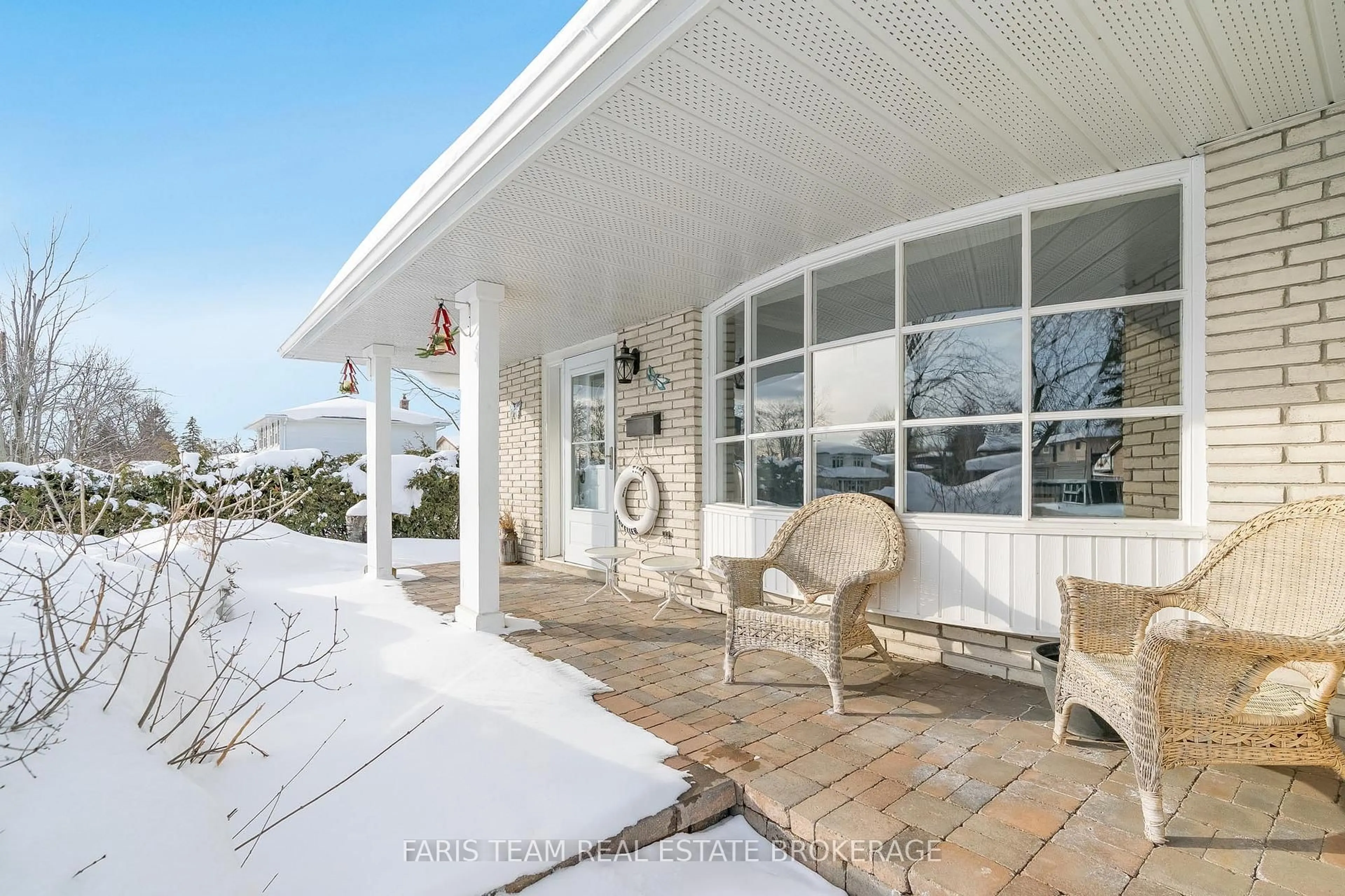 Unknown for 10 Davies Cres, Barrie Ontario L4M 2M3