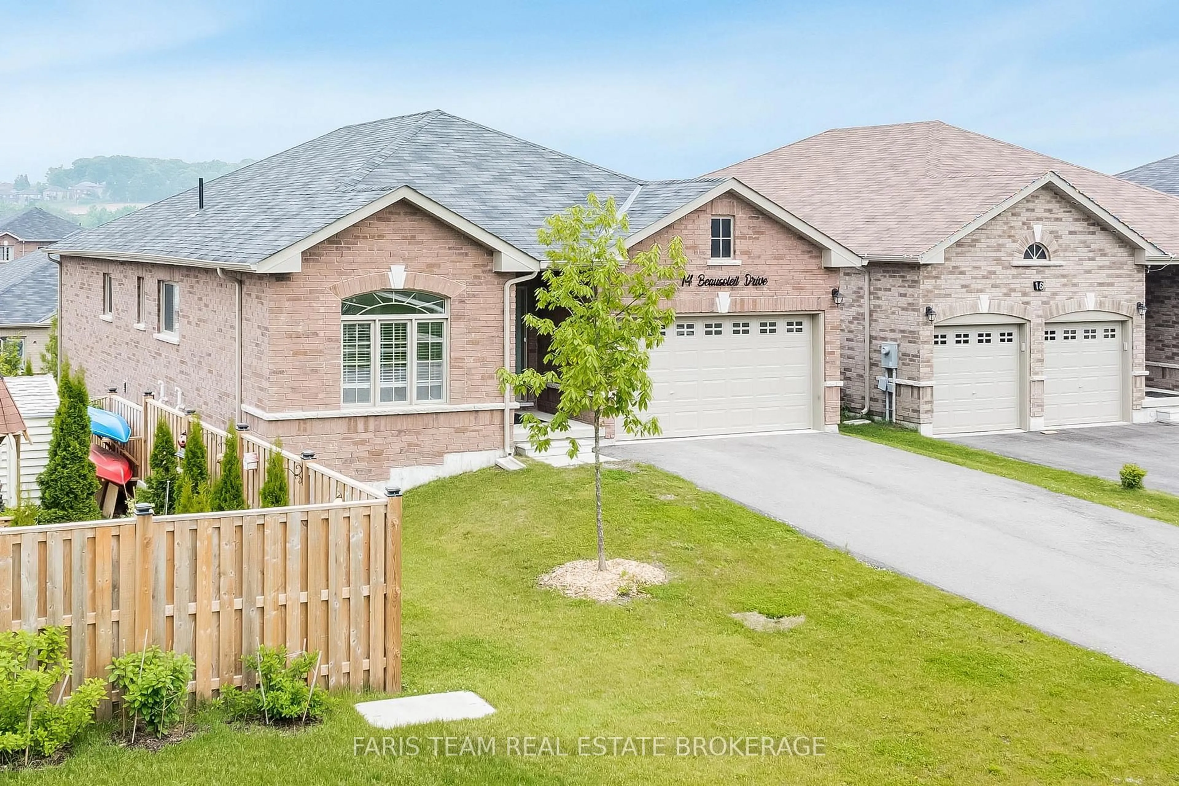 A pic from outside/outdoor area/front of a property/back of a property/a pic from drone, street for 14 Beausoleil Dr, Penetanguishene Ontario L9M 0V8