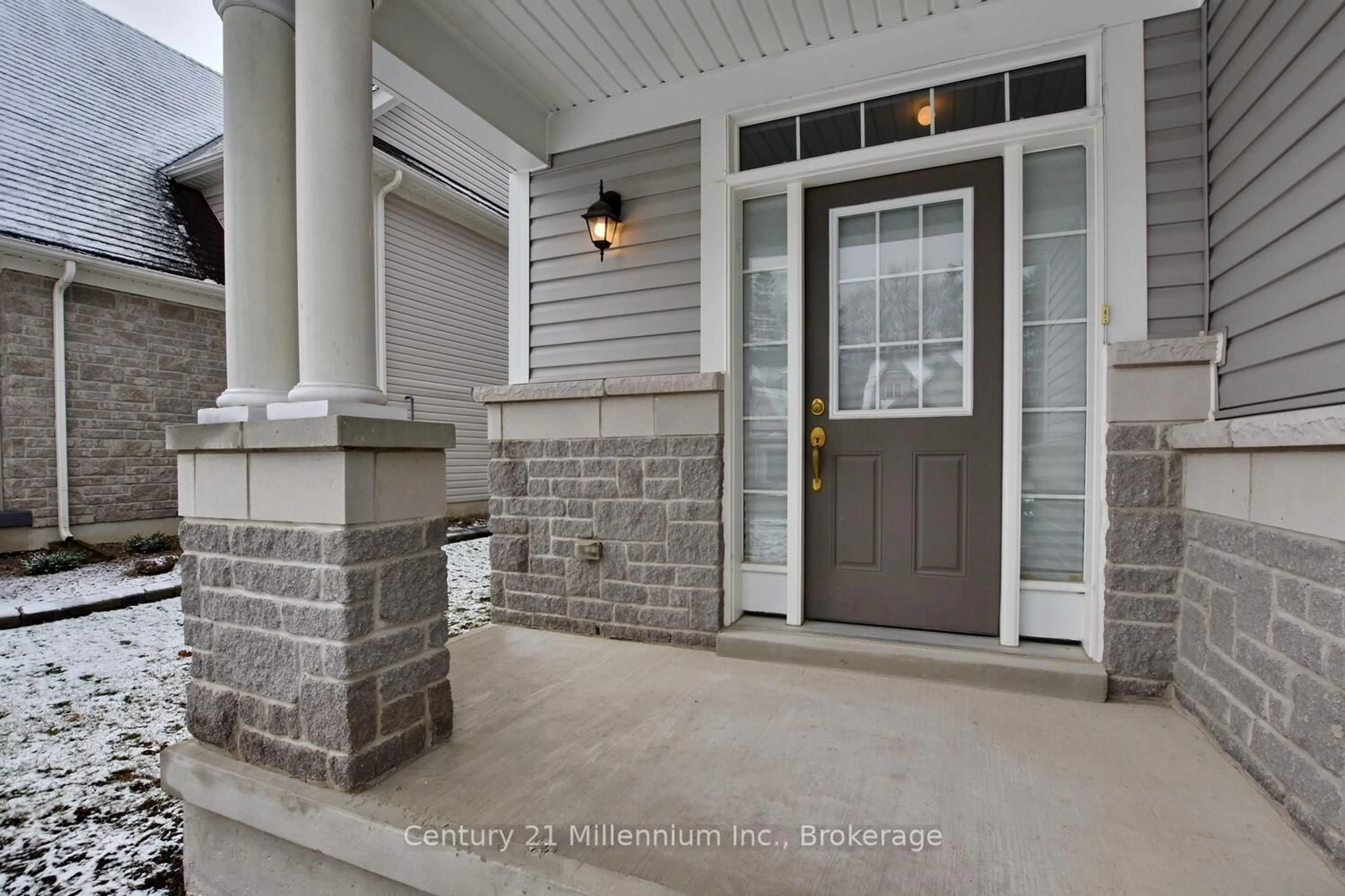 Indoor entryway for 133 White Sands Way, Wasaga Beach Ontario L9Z 0C6