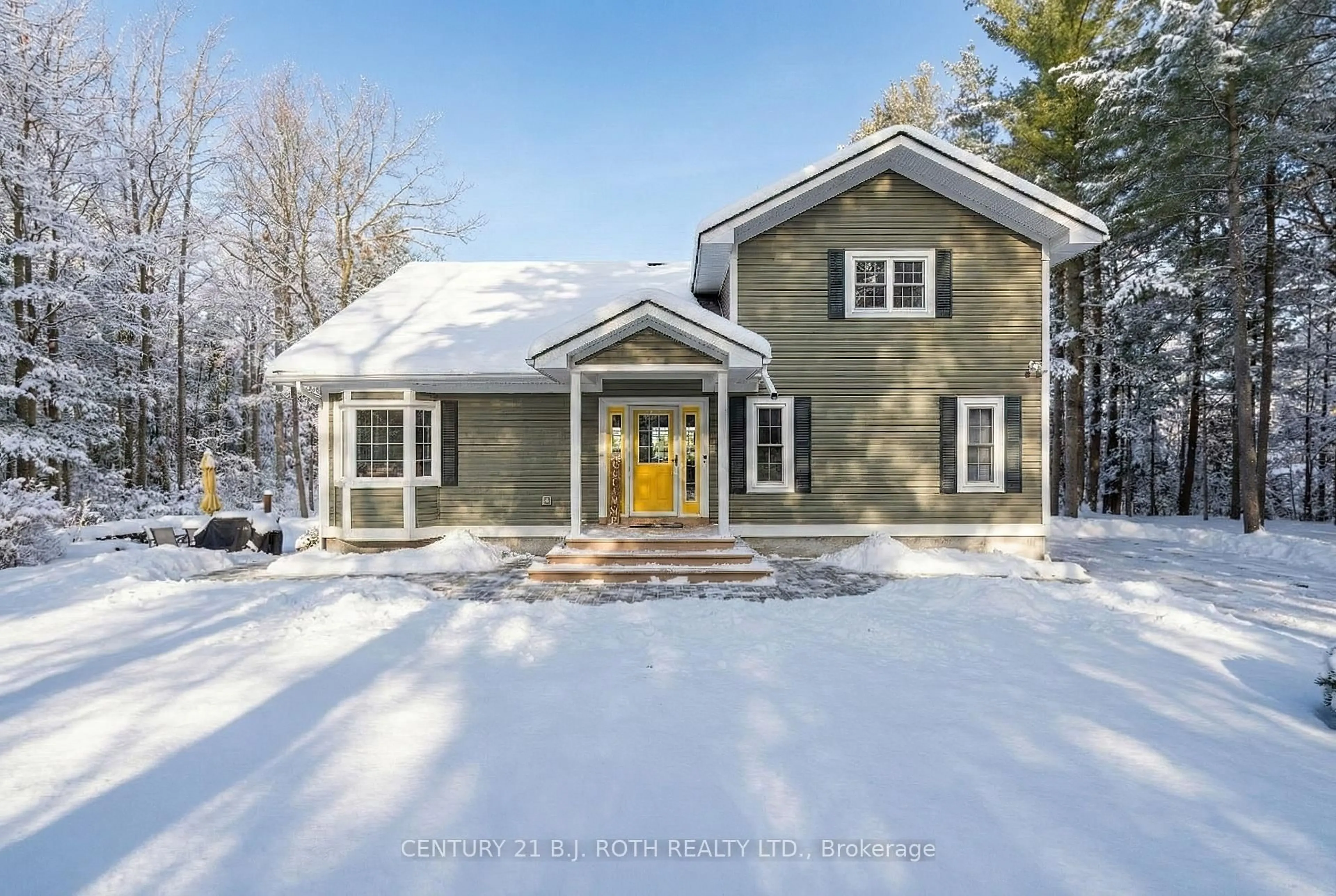 Home with vinyl exterior material, street for 2710 Portage Tr, Springwater Ontario L9X 0J3