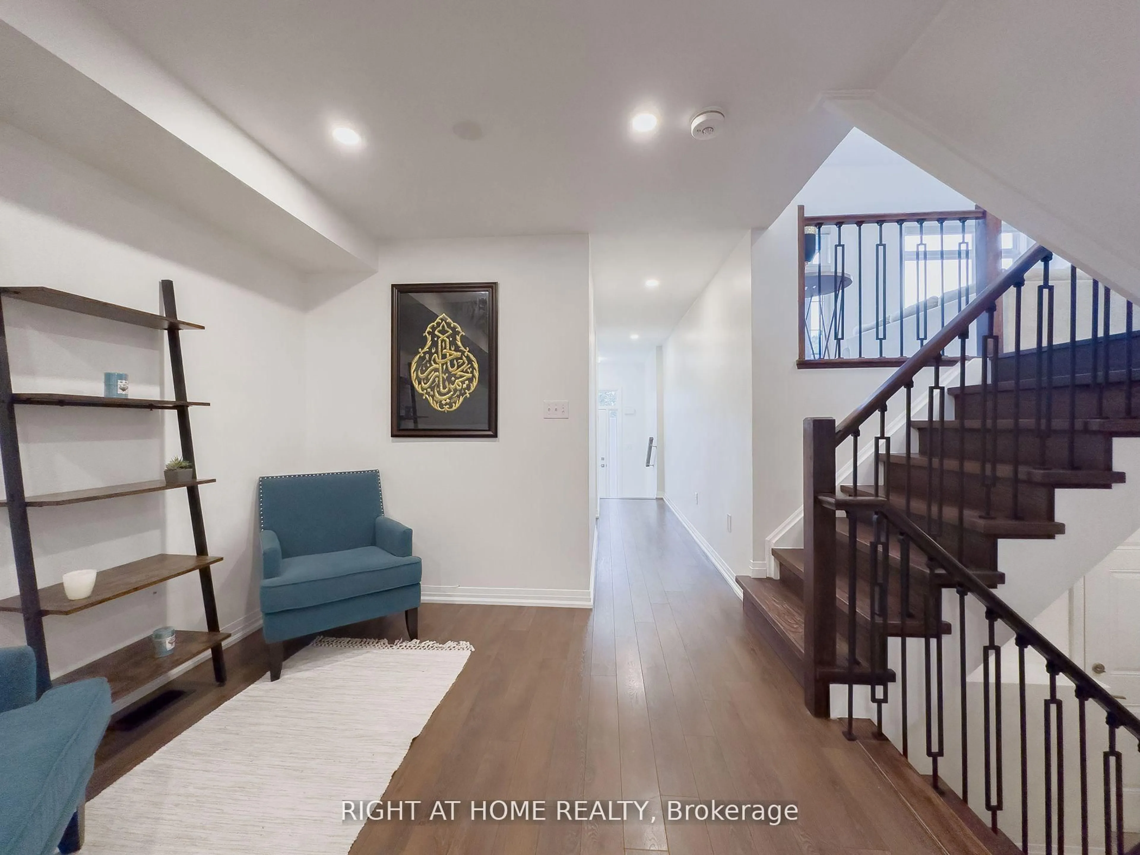 Unknown for 8 Greenwich St, Barrie Ontario L4N 7R1