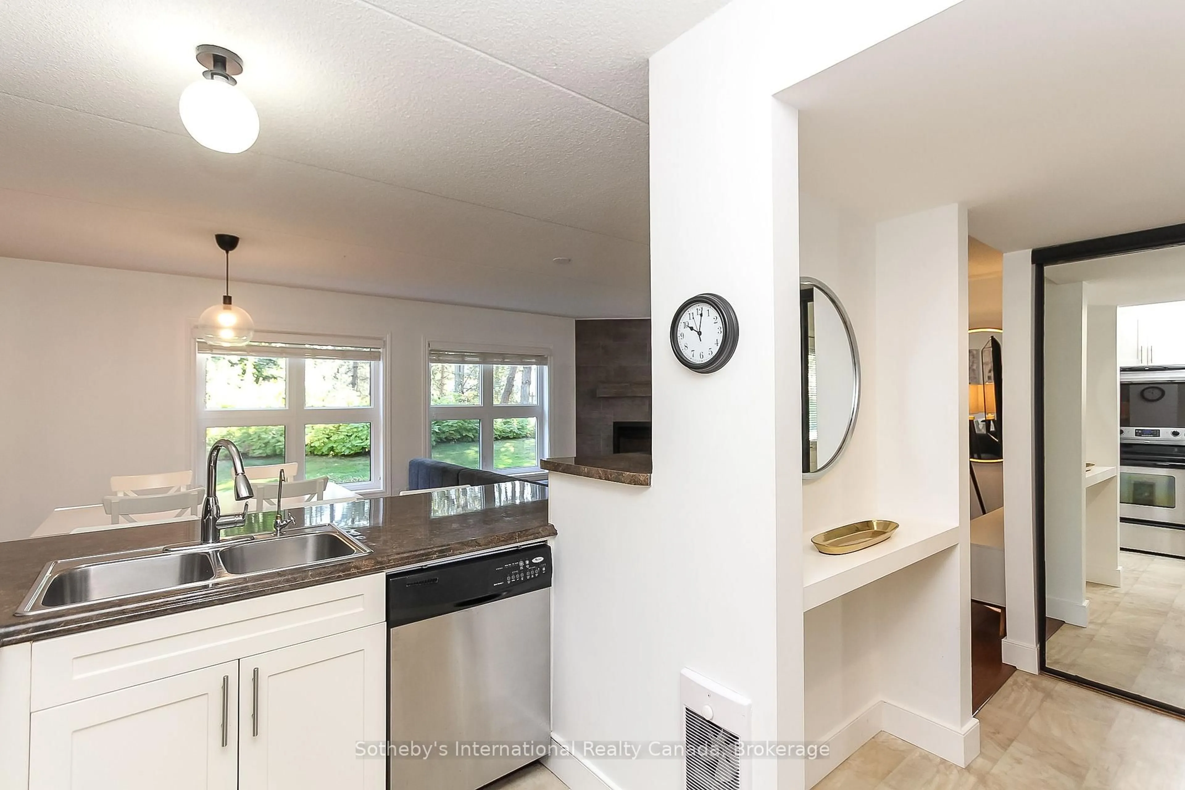 Open concept kitchen, ceramic/tile floor for 411 Mariners Way, Collingwood Ontario L9Y 5C7