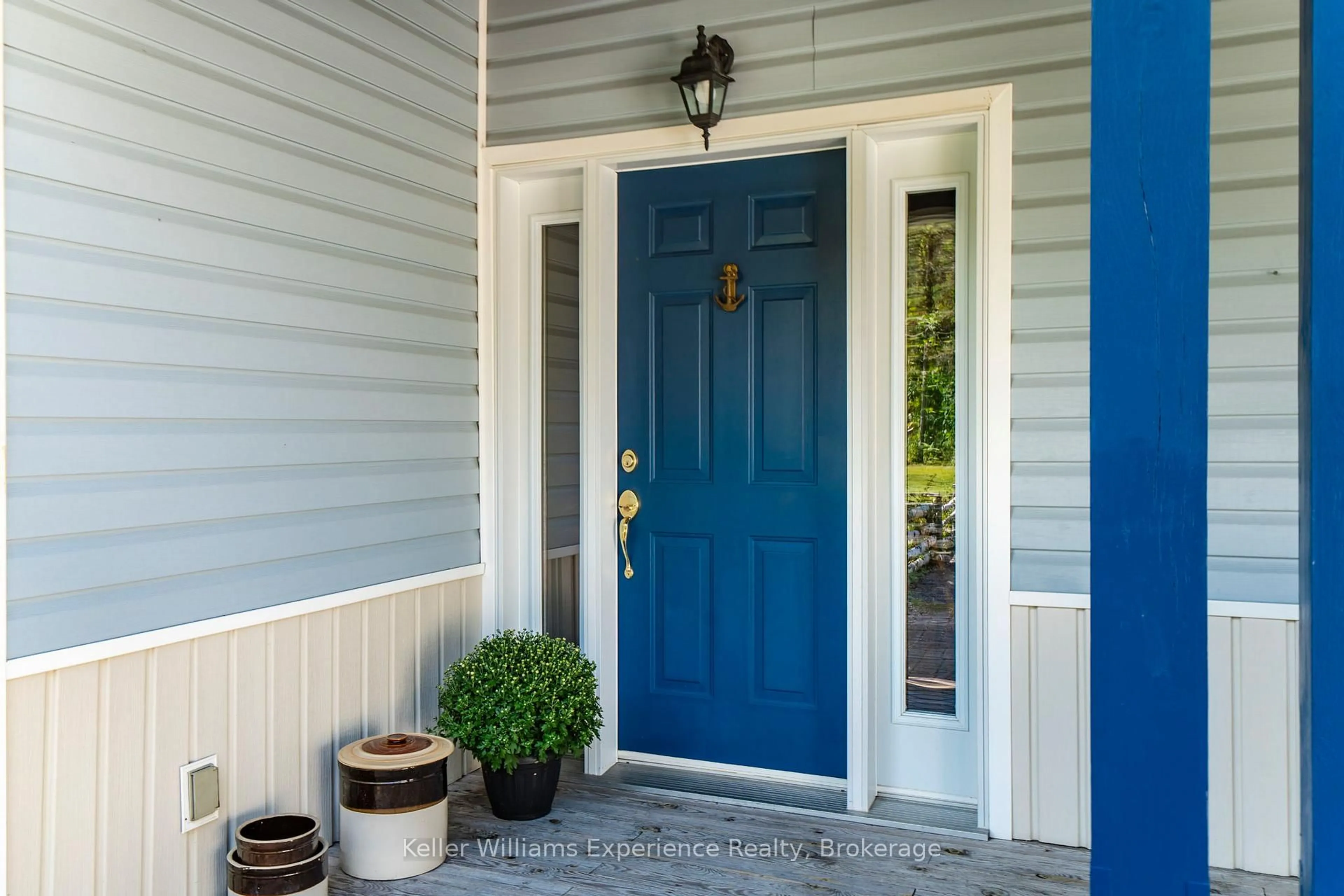 Indoor entryway for 257 15 Concession, Tiny Ontario L9M 0N5