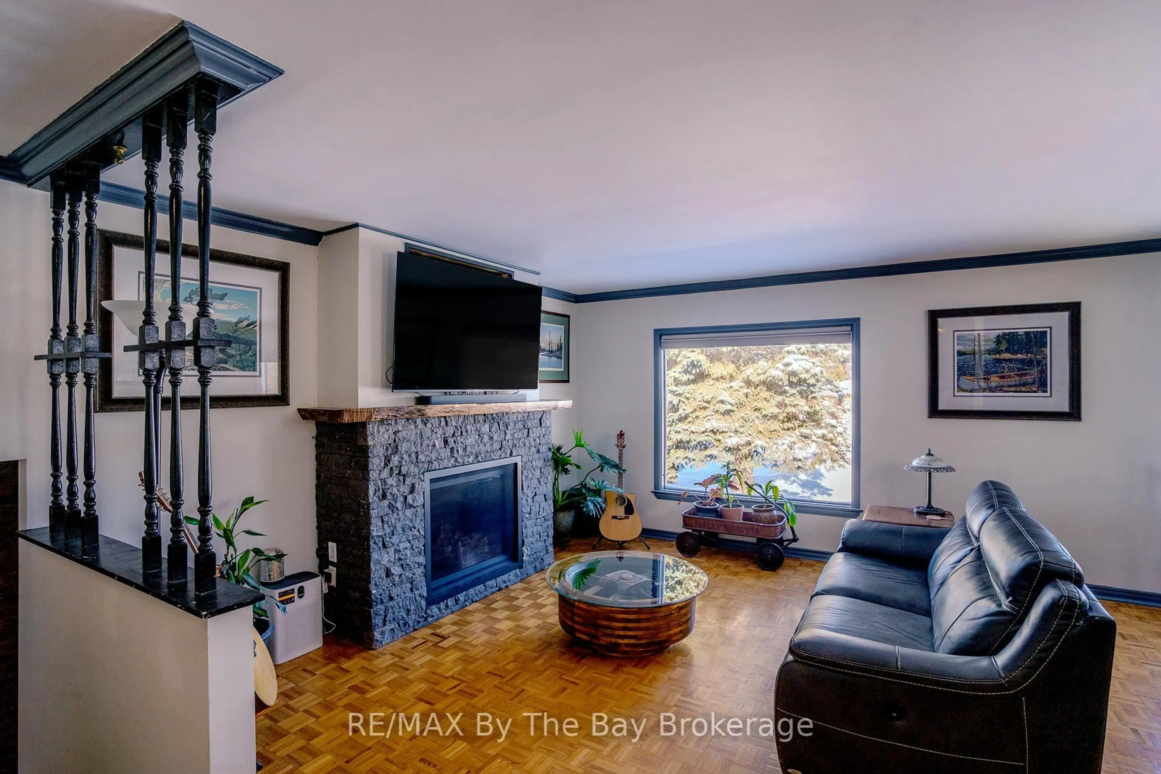 Living room with furniture, ceramic/tile floor for 247 SIMCOE St, Clearview Ontario L0M 1S0