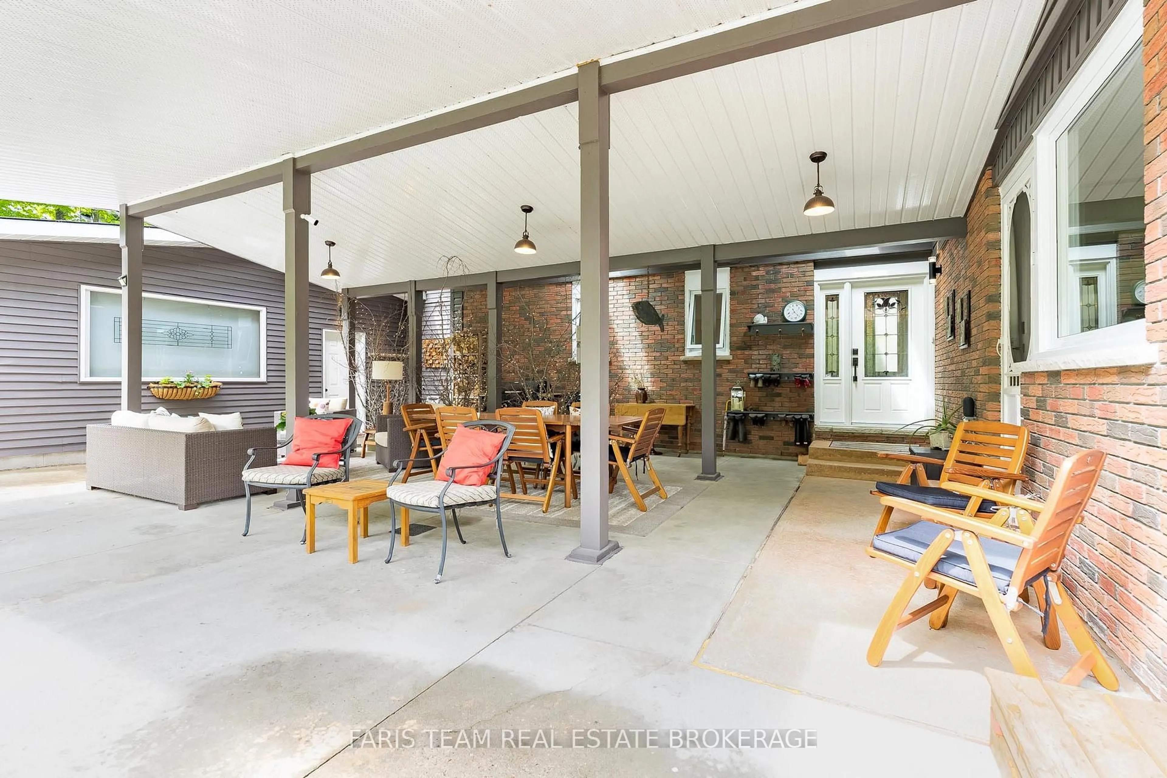 Unknown for 10 Morgan Crt, Penetanguishene Ontario L9M 1Z2