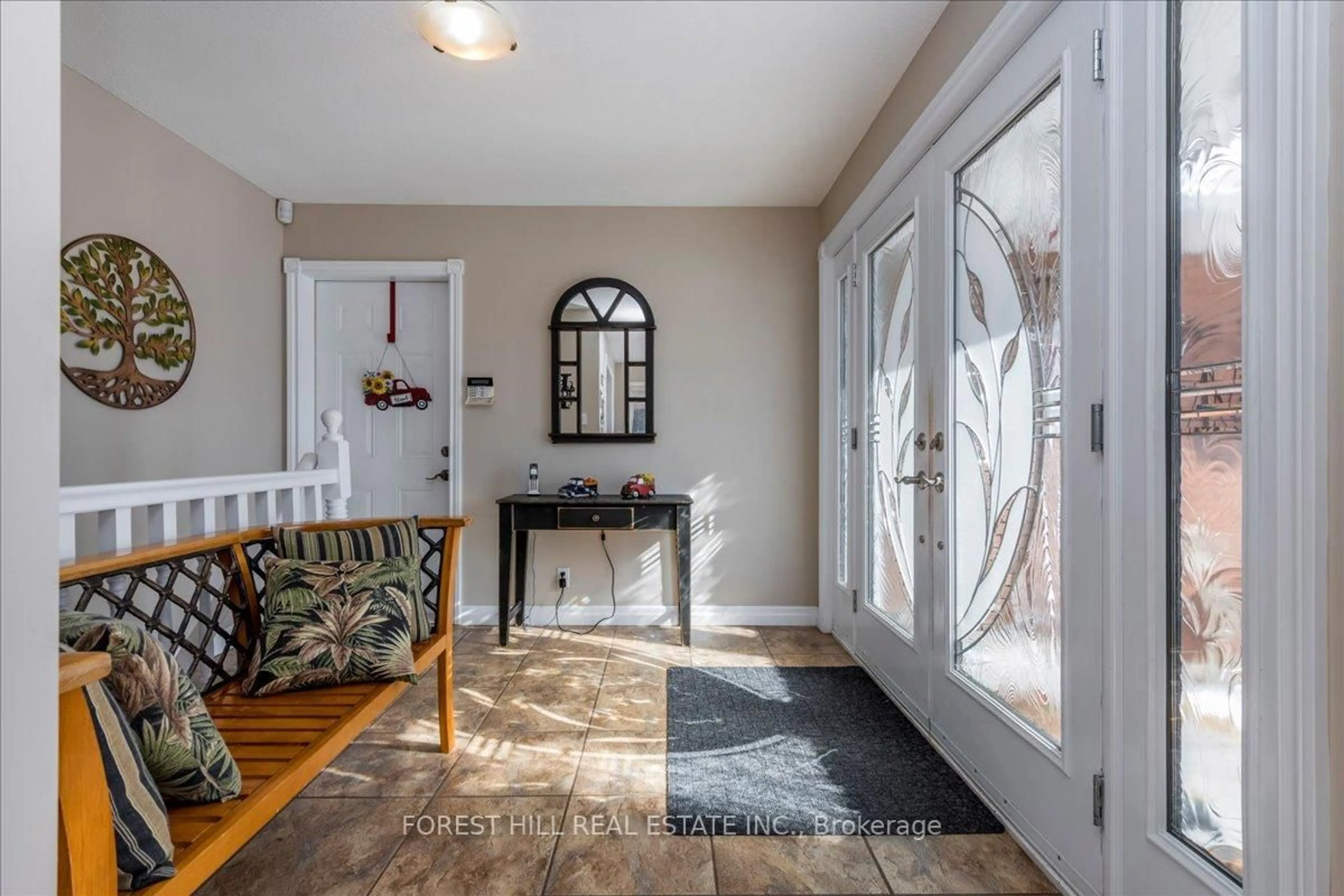 Indoor entryway for 21 Old Indian Tr, Ramara Ontario L0K 1B0