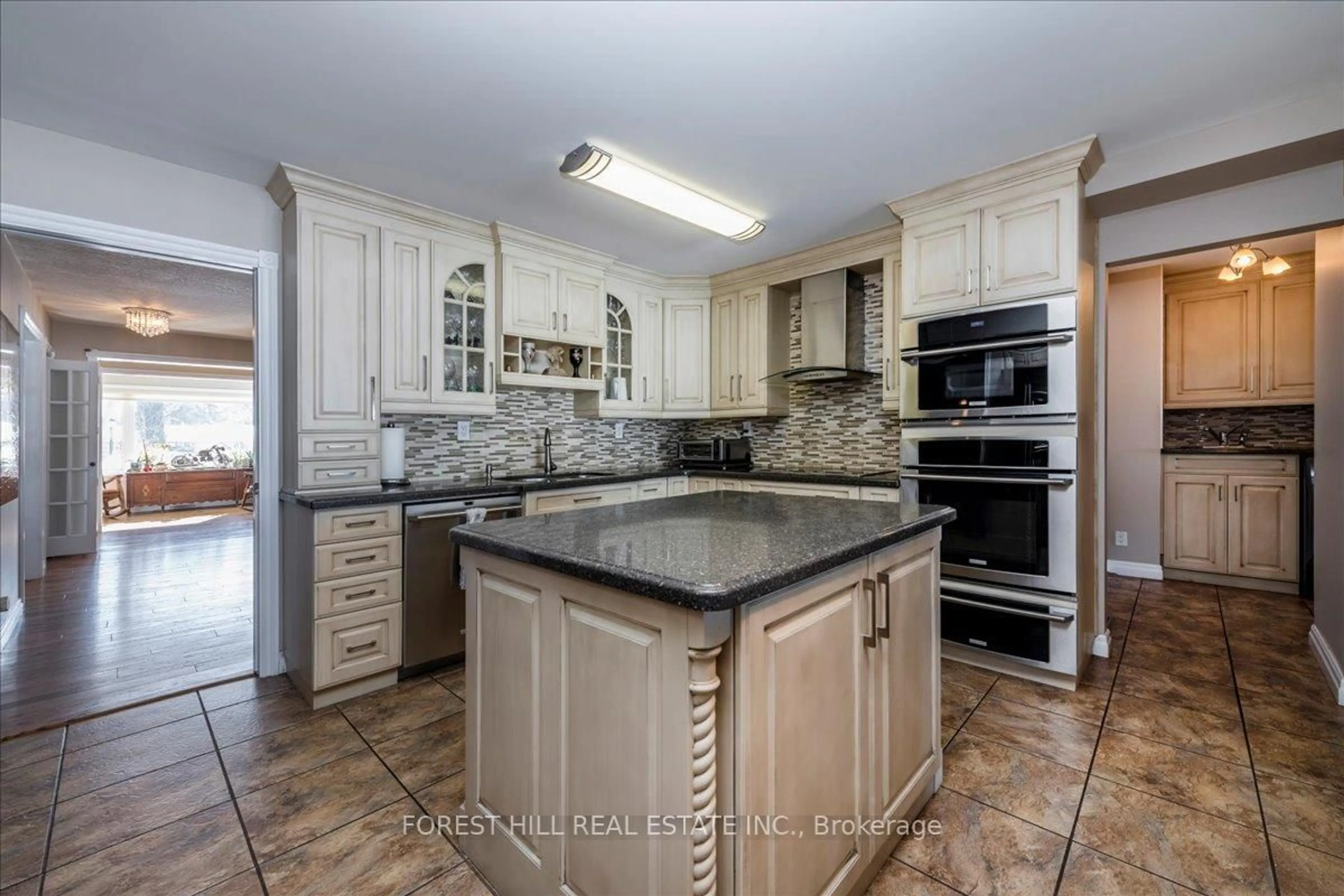 Open concept kitchen, ceramic/tile floor for 21 Old Indian Tr, Ramara Ontario L0K 1B0