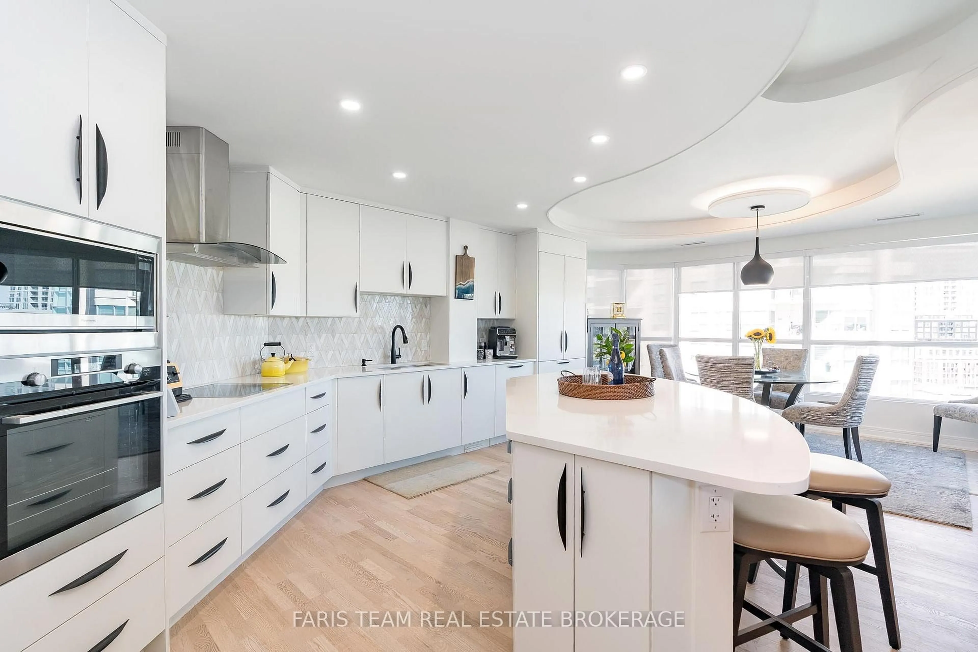 Open concept kitchen, unknown for 2 Toronto St #1409, Barrie Ontario L4N 9R2