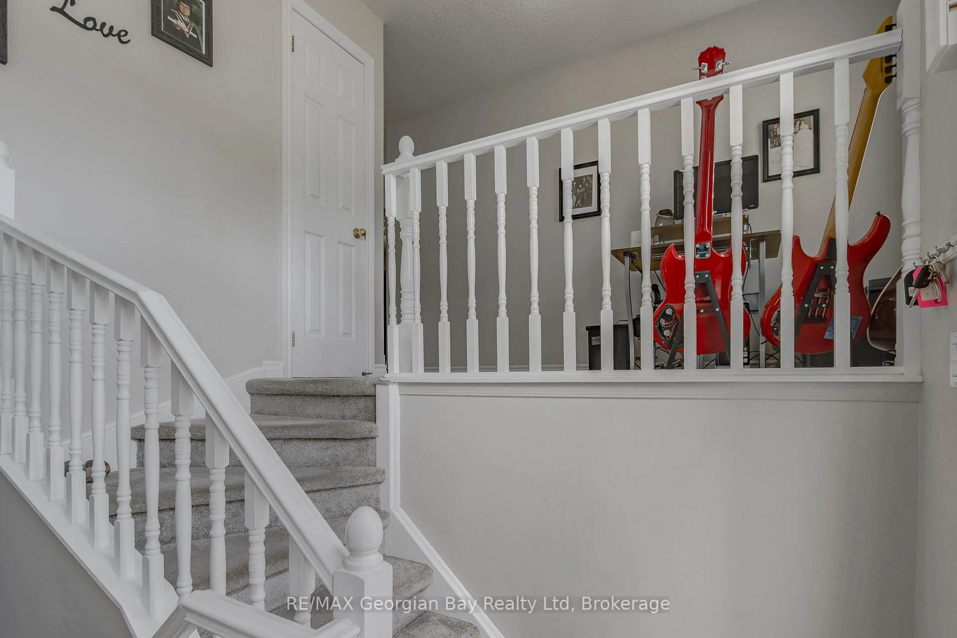 Stairs for 399 Irwin St, Midland Ontario L4R 2V6
