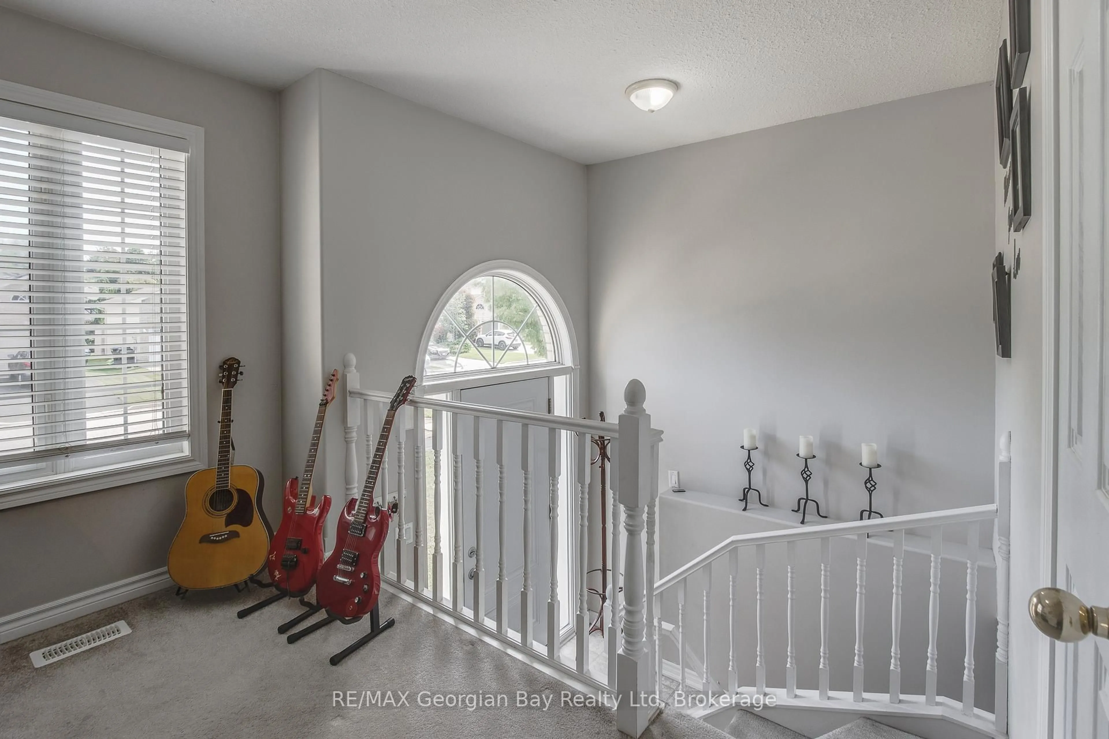 Unknown for 399 Irwin St, Midland Ontario L4R 2V6