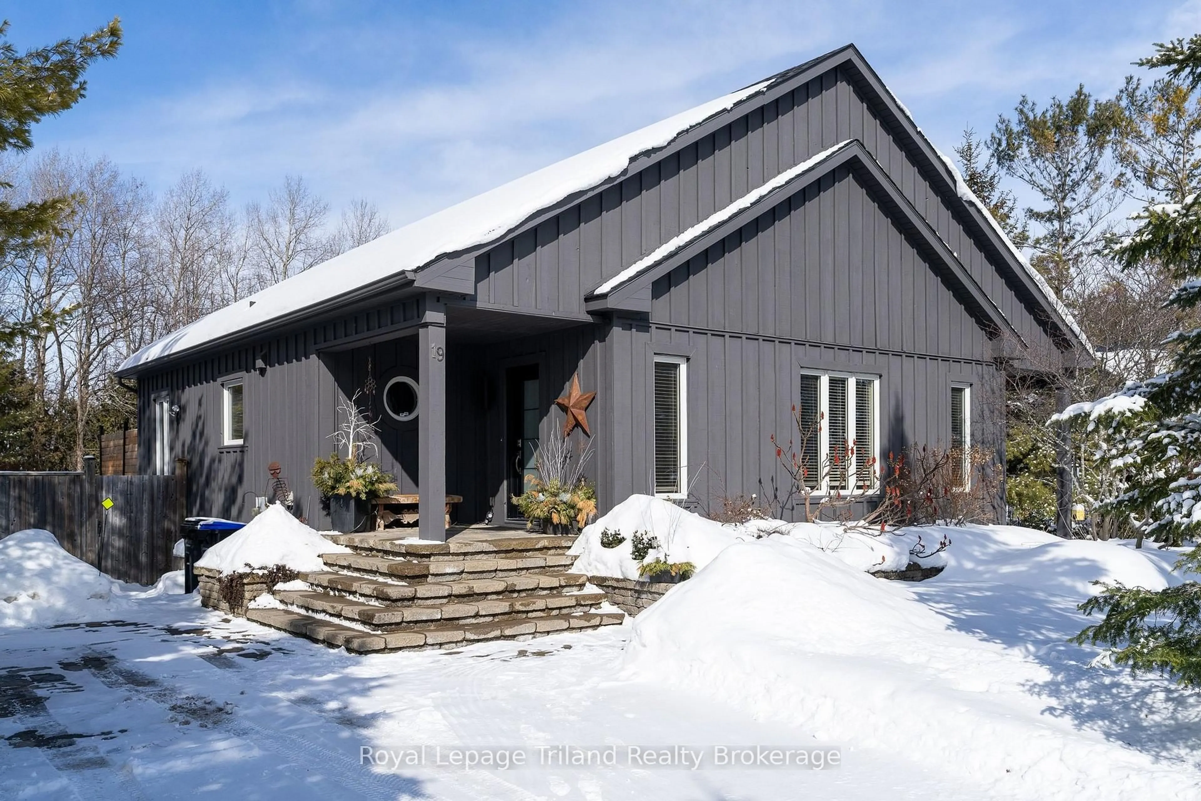 Unknown for 19 Trails End, Collingwood Ontario L9Y 5B1