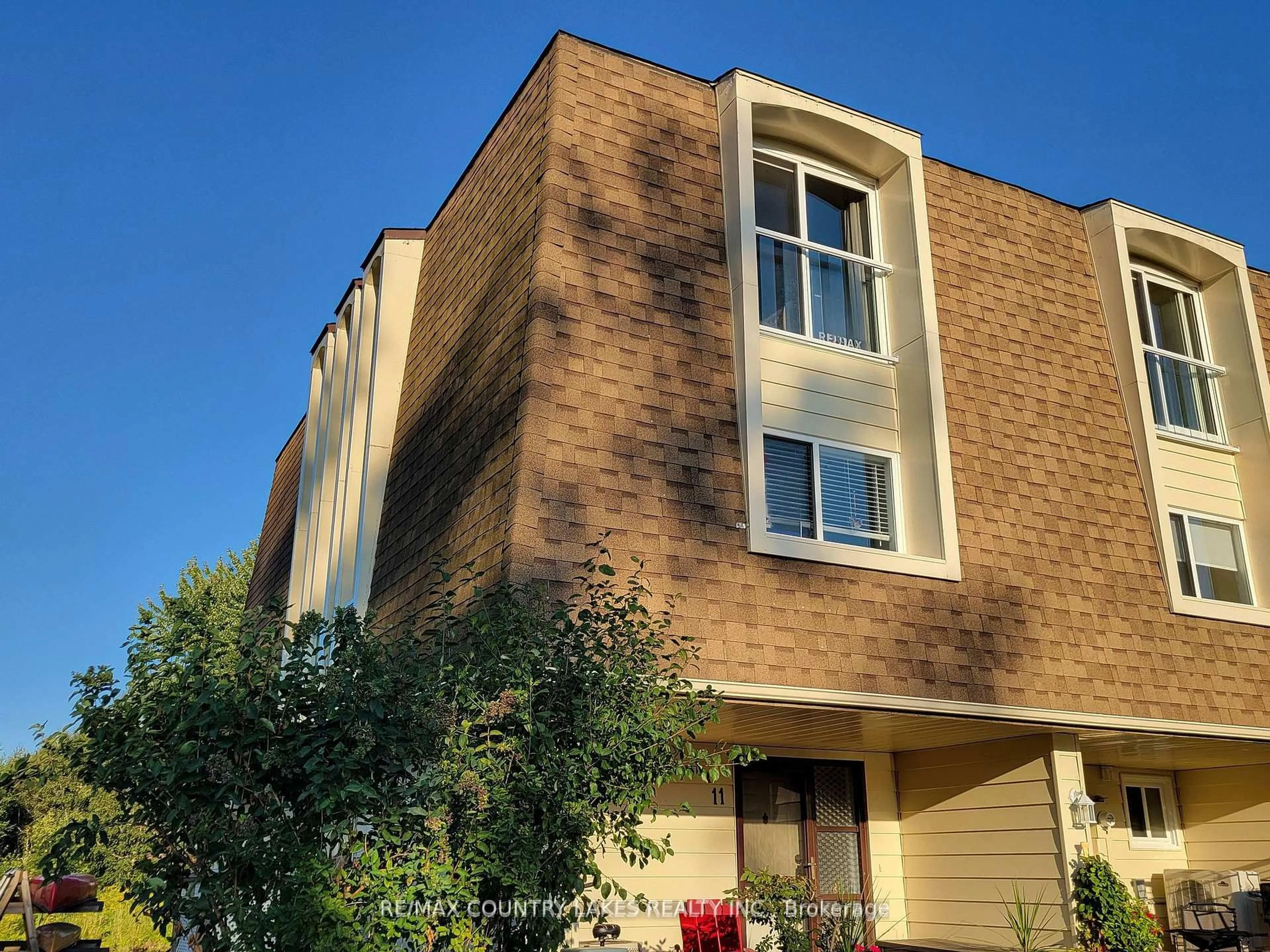 Home with brick exterior material, building for 4 Paradise Blvd #11, Ramara Ontario L0K 1B0