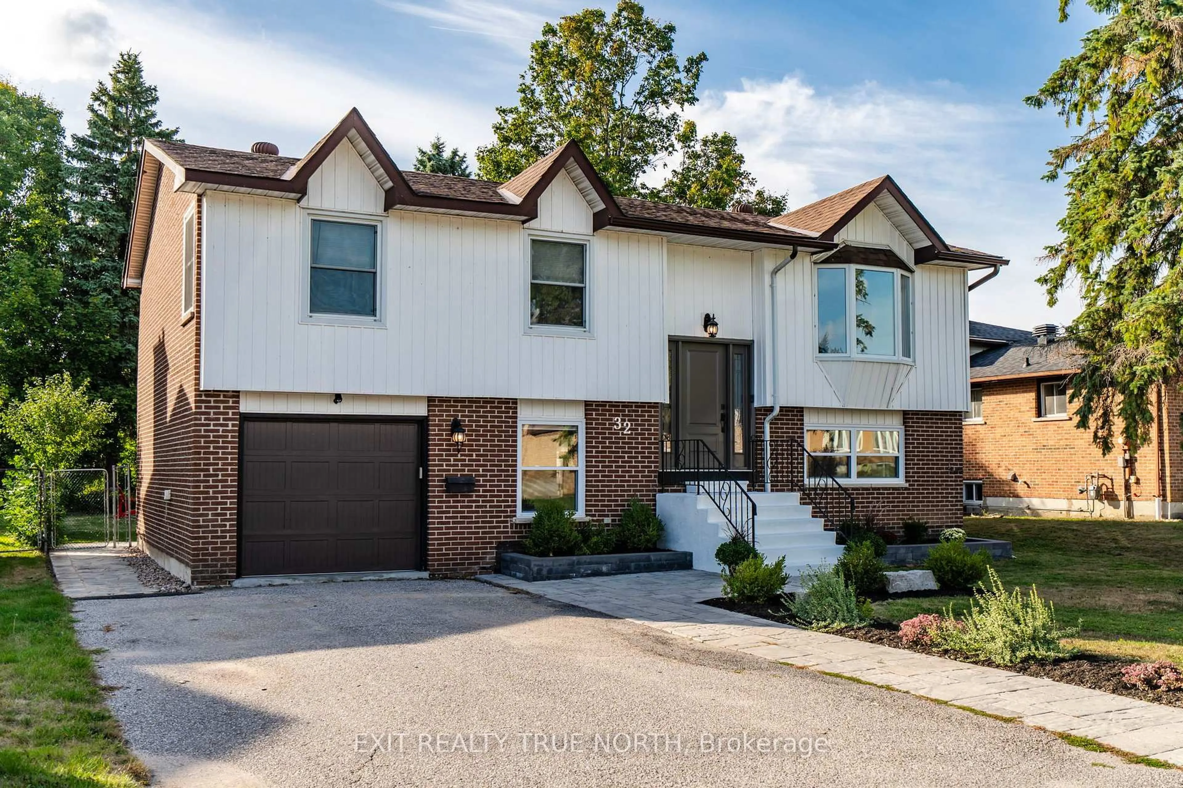 Home with brick exterior material, street for 32 Lankin Blvd, Orillia Ontario L3V 6T2