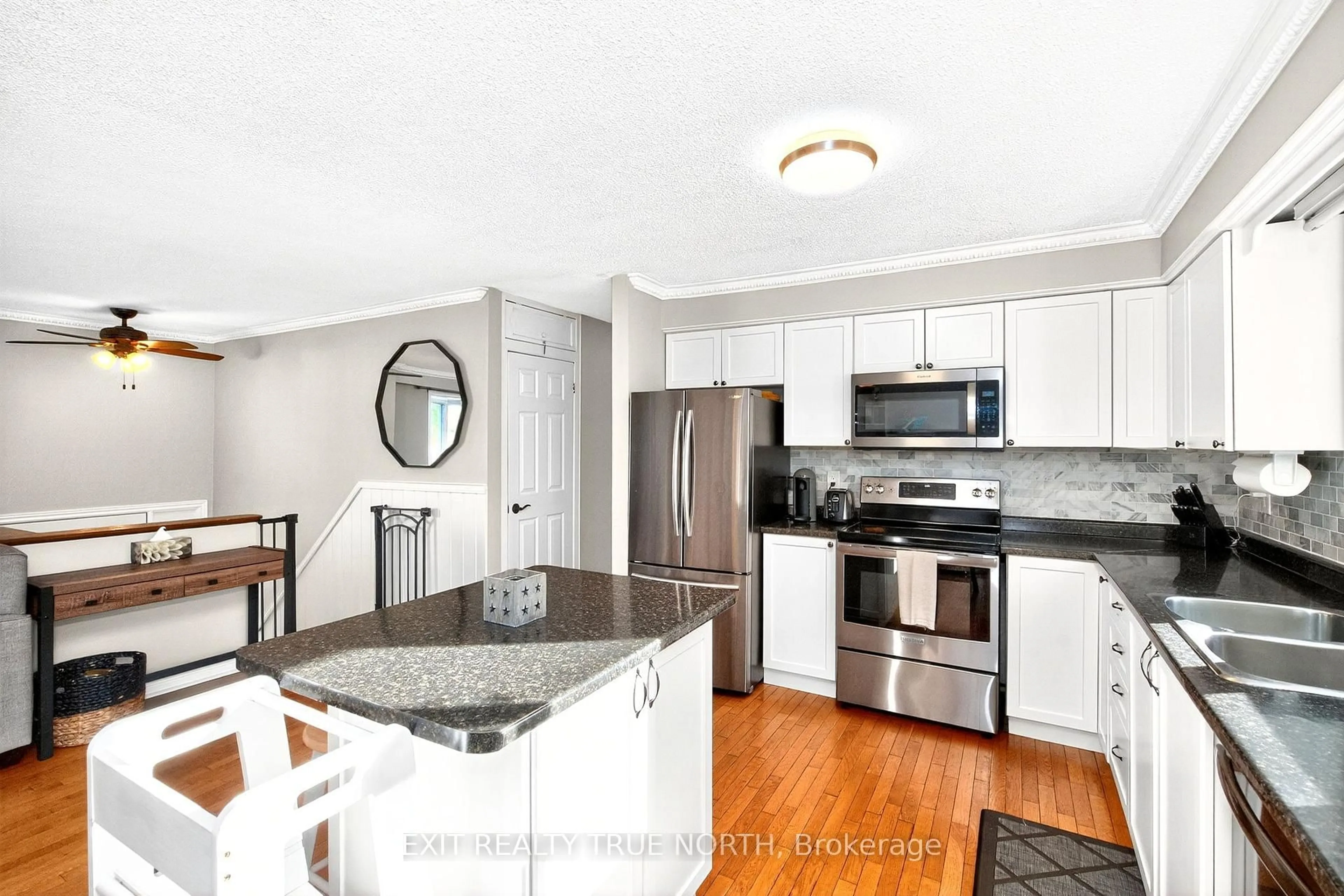 Open concept kitchen, unknown for 32 Lankin Blvd, Orillia Ontario L3V 6T2