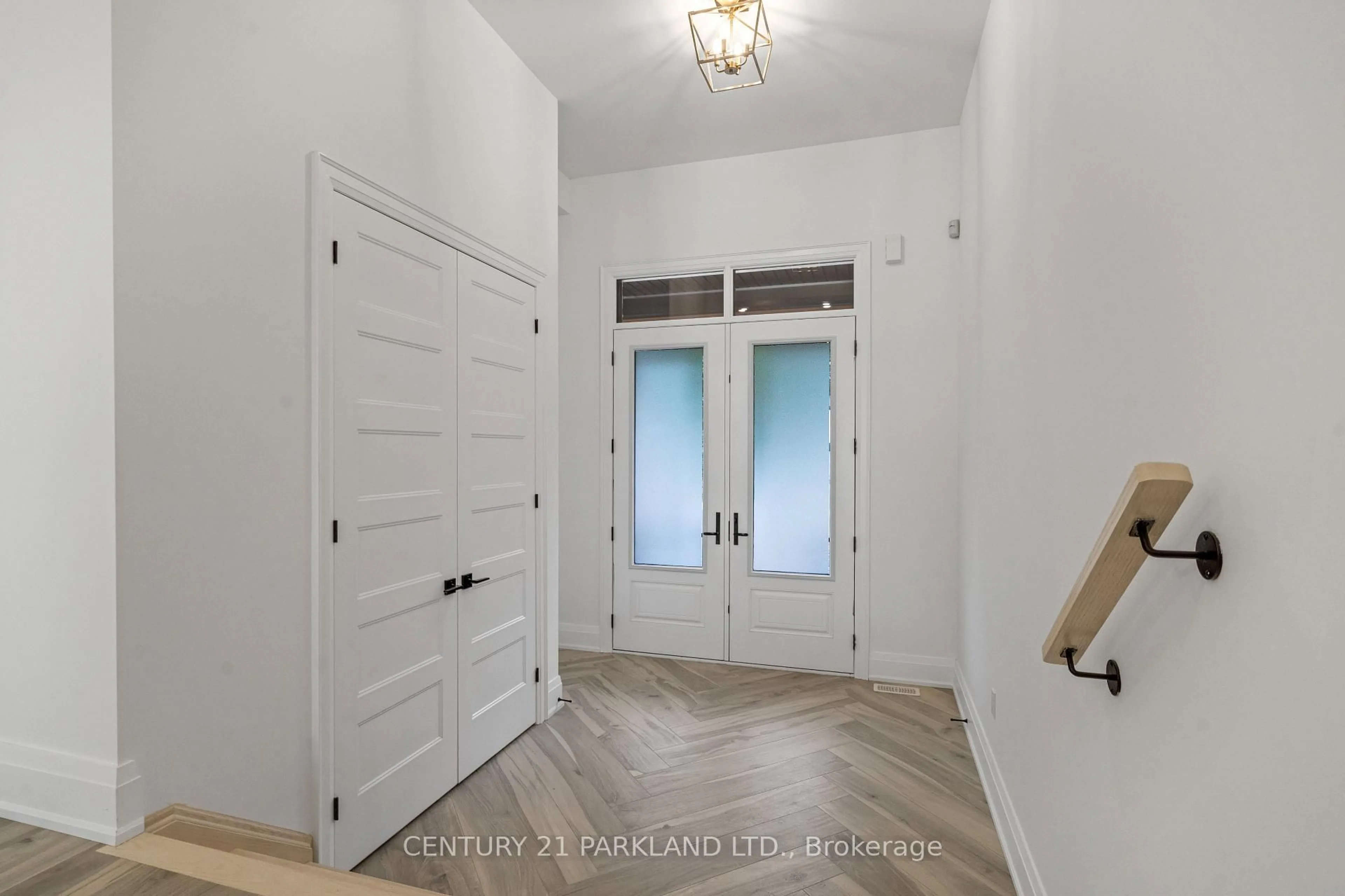 Indoor entryway for 326 Tiny Beaches Rd, Tiny Ontario L0L 2J0