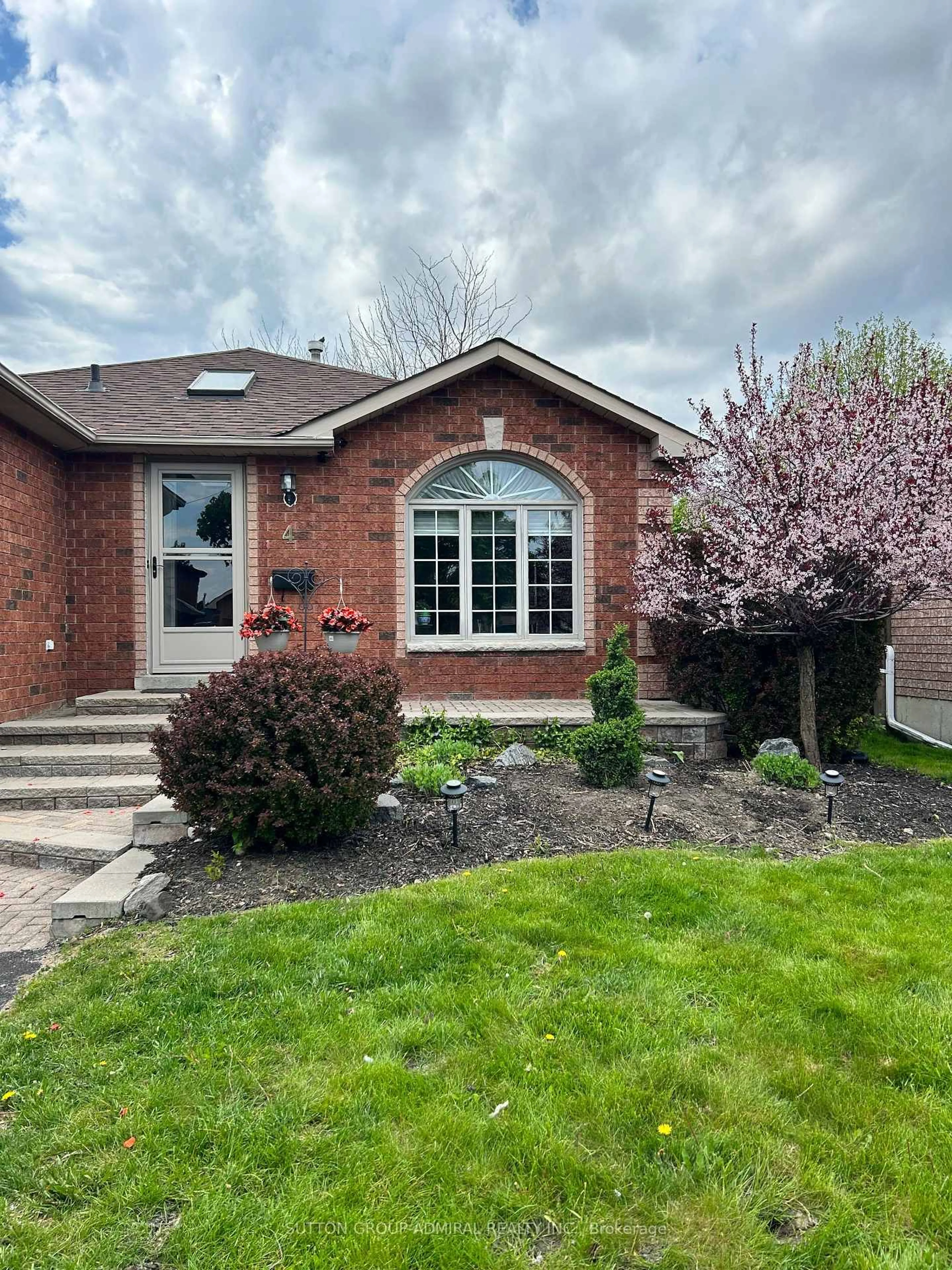 Home with brick exterior material, street for 4 Irish Lane, Barrie Ontario L4M 6H8