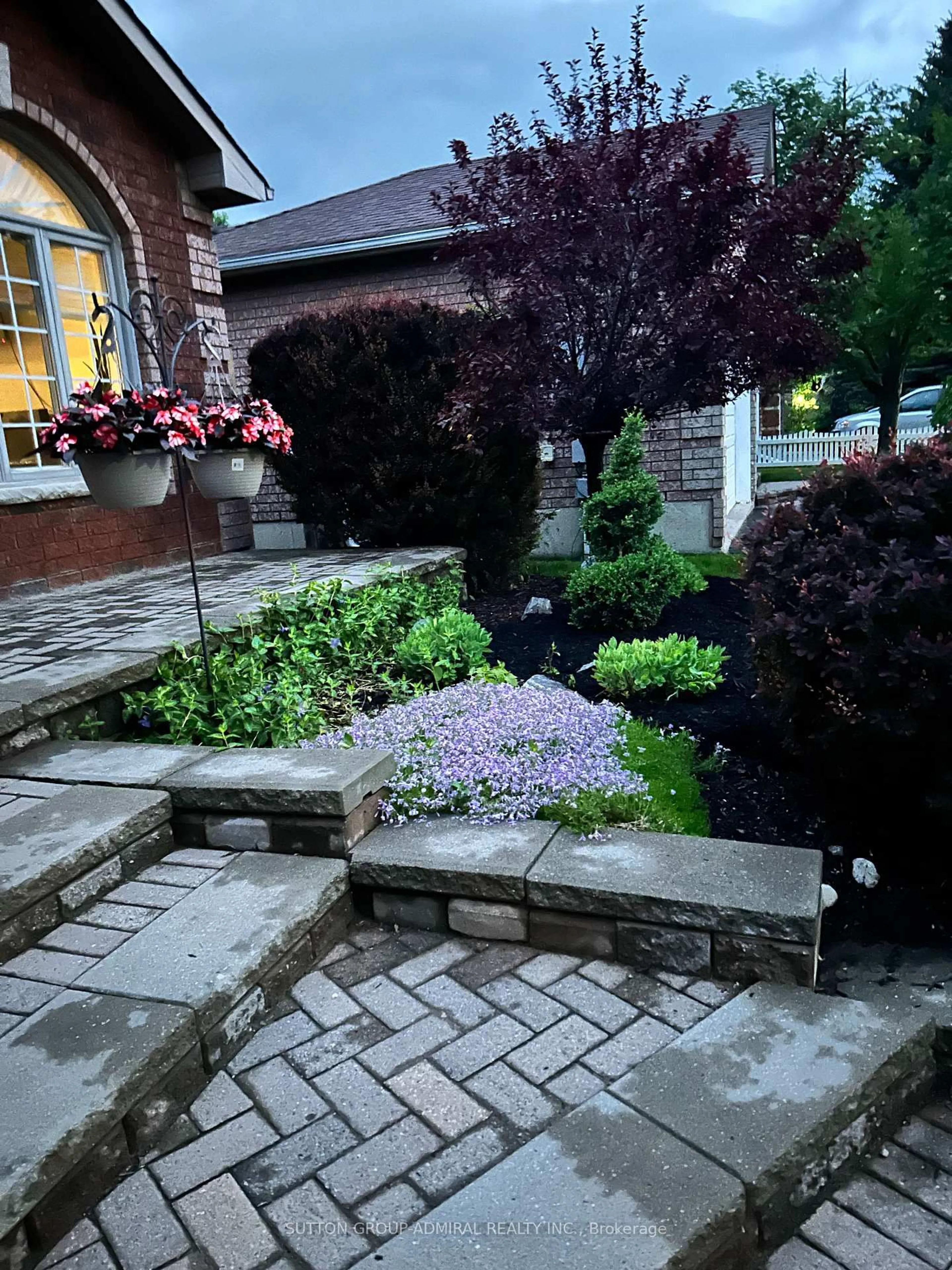 Patio, street for 4 Irish Lane, Barrie Ontario L4M 6H8