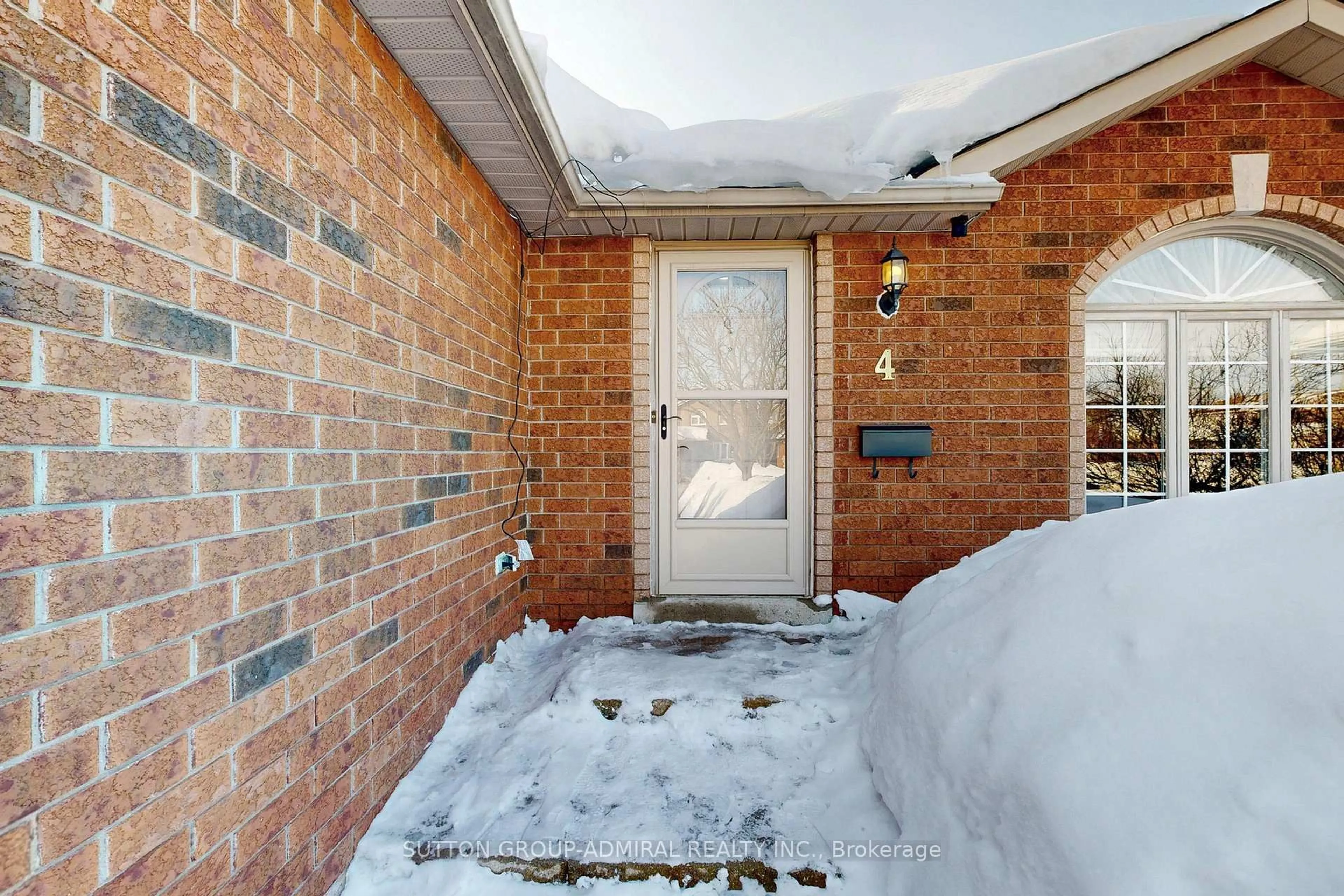 Unknown for 4 Irish Lane, Barrie Ontario L4M 6H8