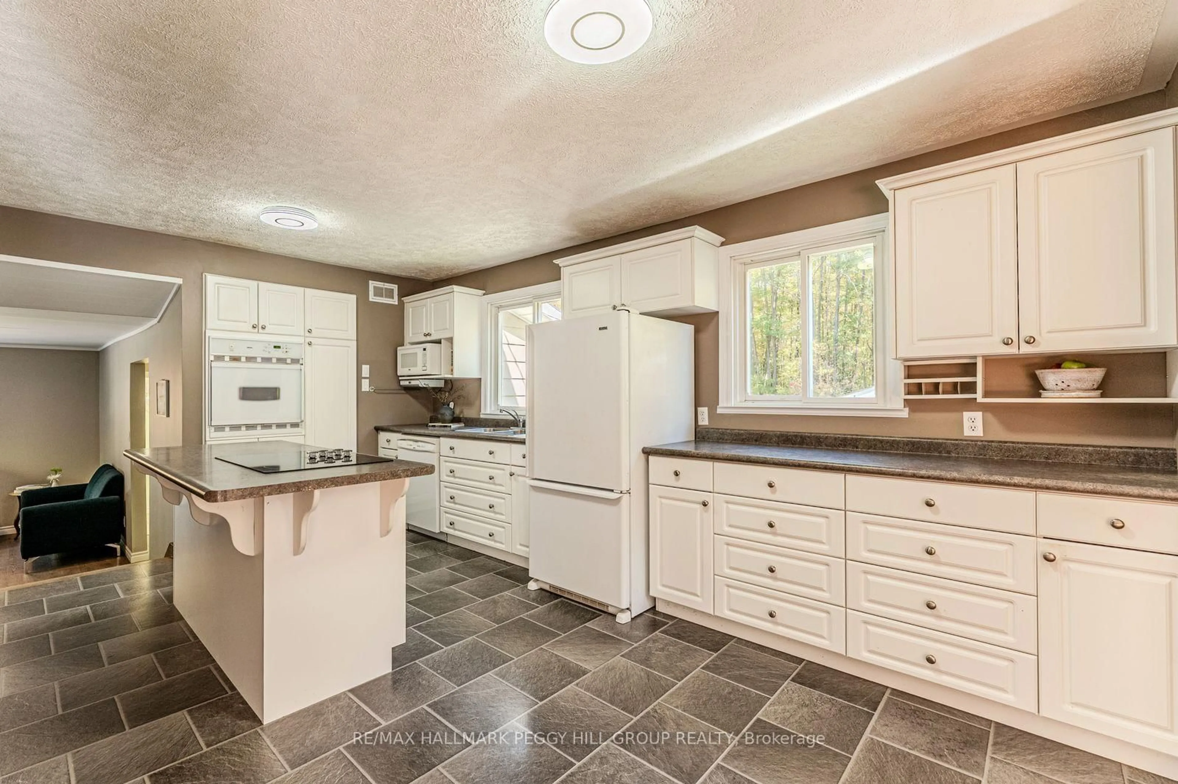Open concept kitchen, ceramic/tile floor for 350 5 Concession, Tiny Ontario L0L 2T0