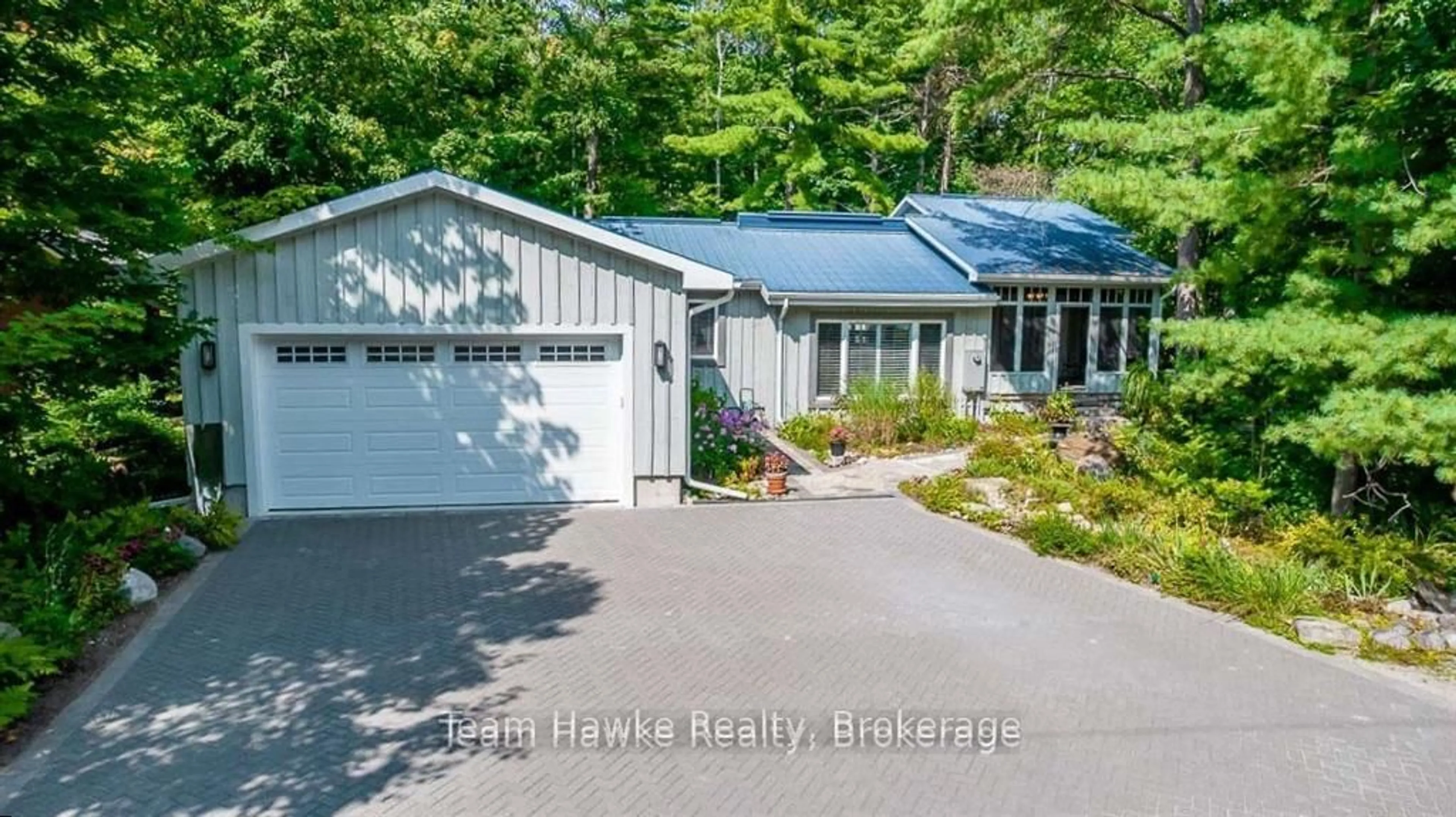 Home with vinyl exterior material, water/lake/river/ocean view for 36 Rosemary Dr, Tiny Ontario L0L 2T0