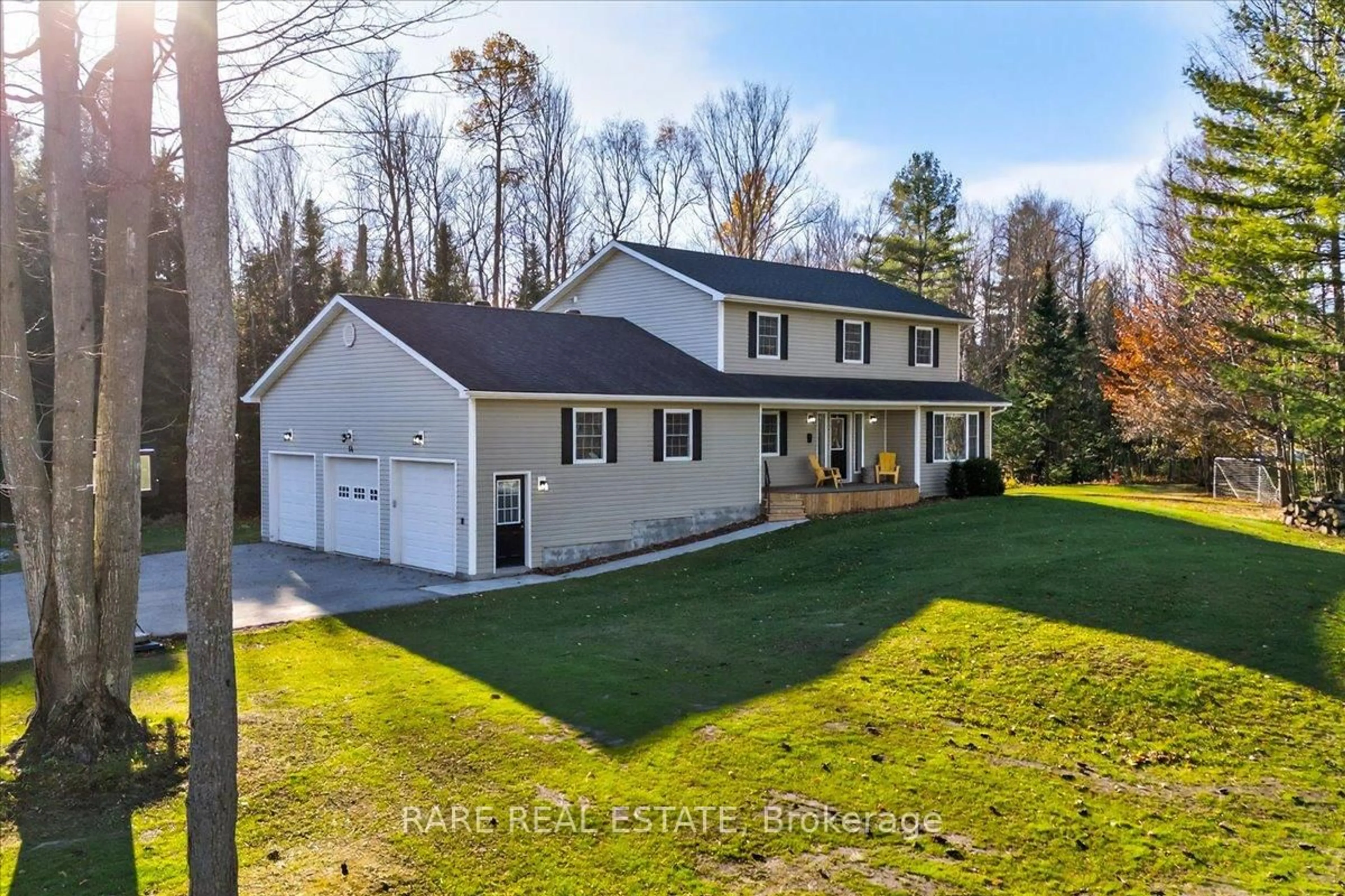 A pic from outside/outdoor area/front of a property/back of a property/a pic from drone, street for 14 Bronze Bird Cres, Clearview Ontario L0M 1N0