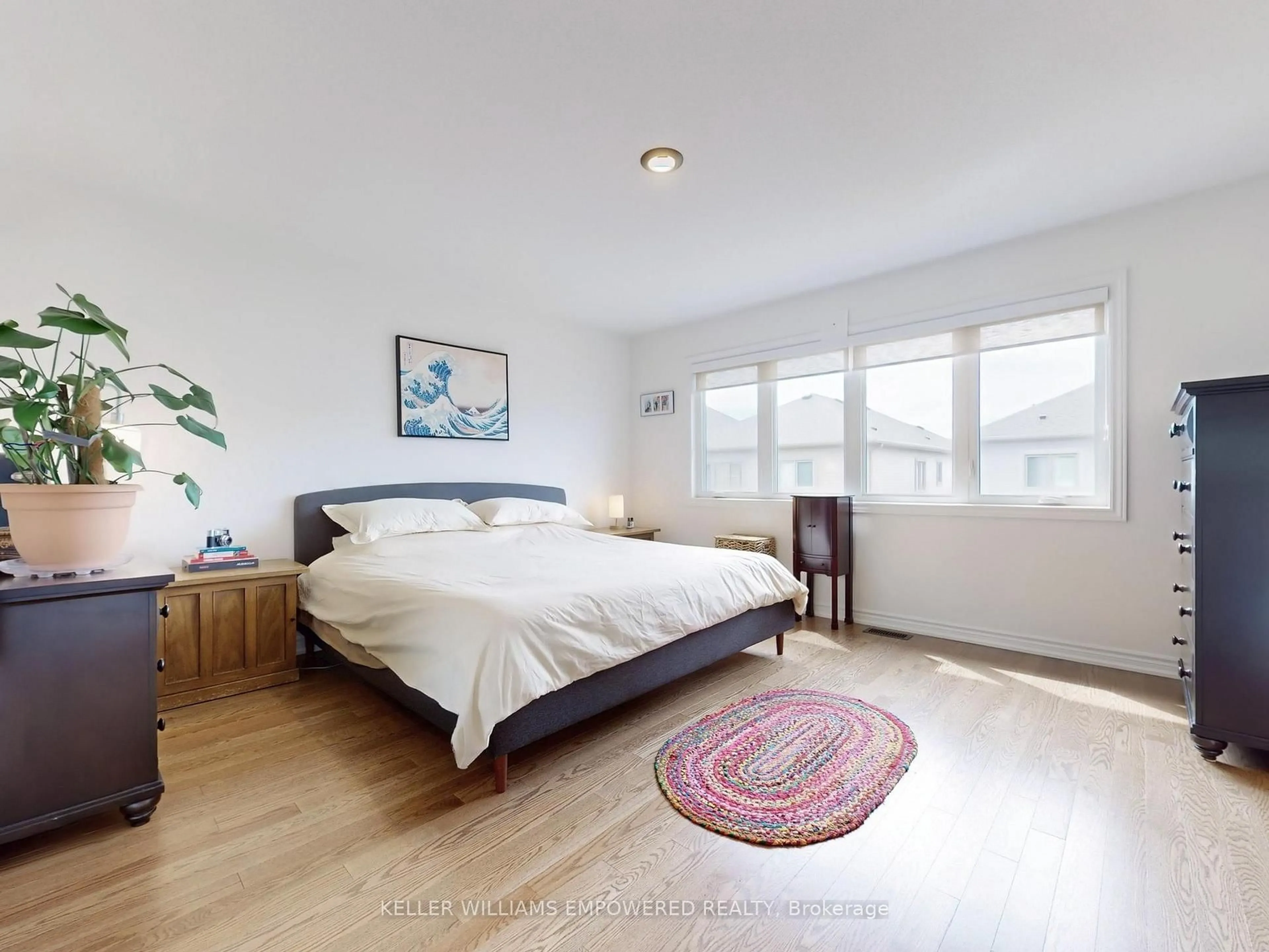 Bedroom with bed, unknown for 28 Gemini Dr, Barrie Ontario L9J 0P6